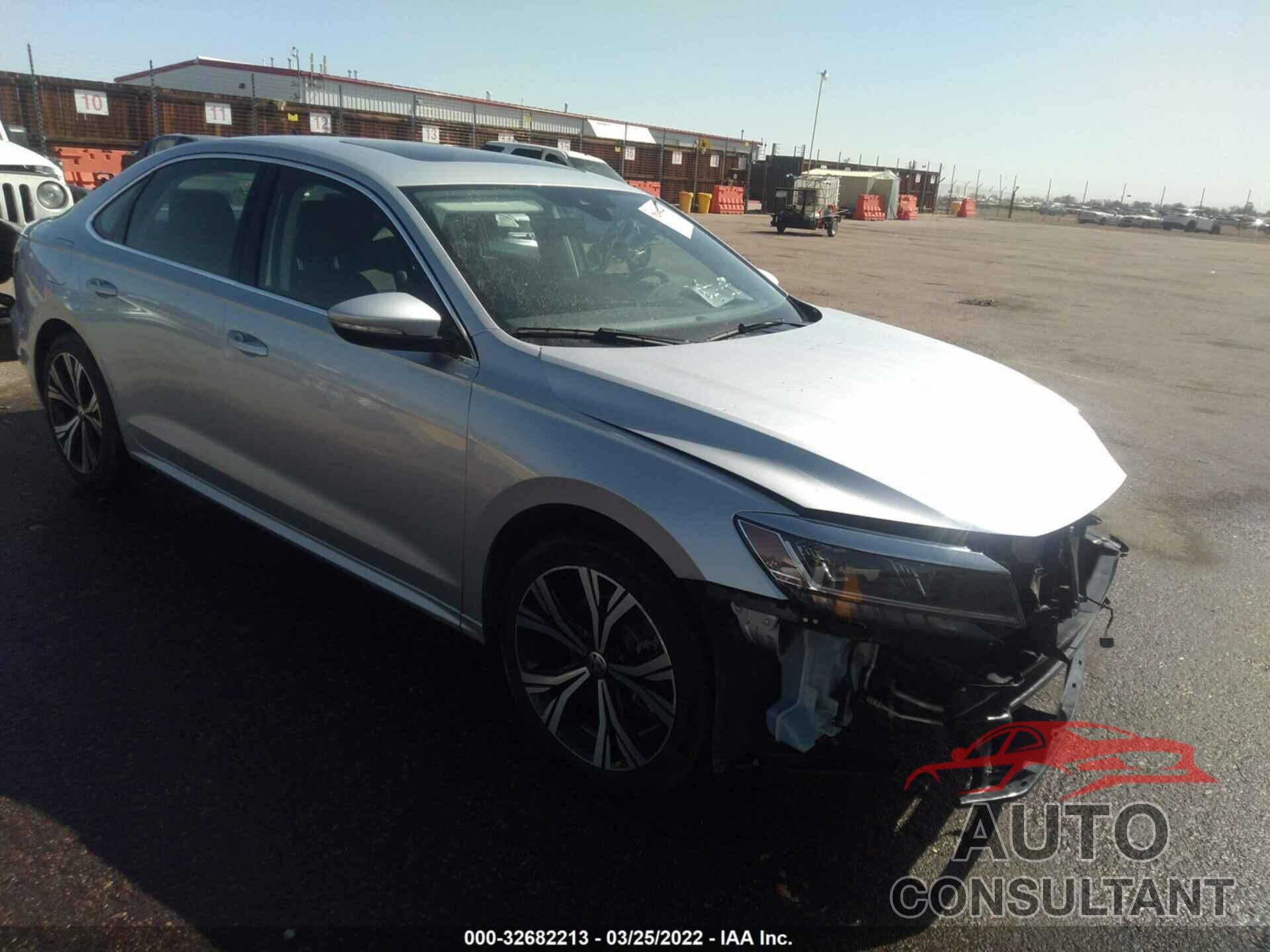VOLKSWAGEN PASSAT 2021 - 1VWSA7A35MC015442