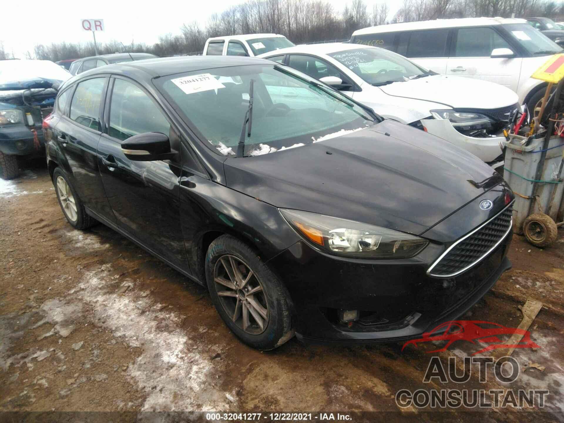 FORD FOCUS 2017 - 1FADP3K23HL231830