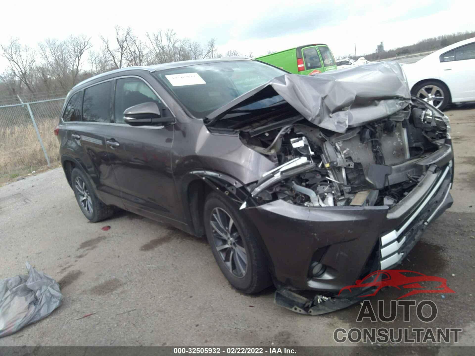 TOYOTA HIGHLANDER 2018 - 5TDKZRFH4JS531913