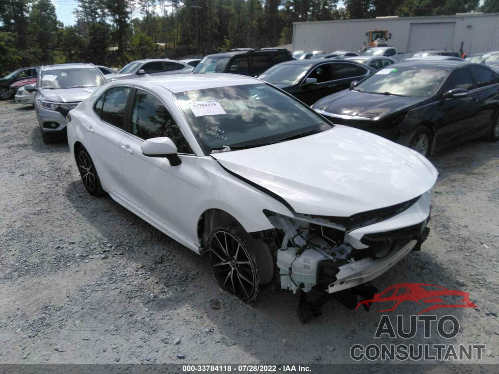 TOYOTA CAMRY 2021 - 4T1G11AKXMU562595