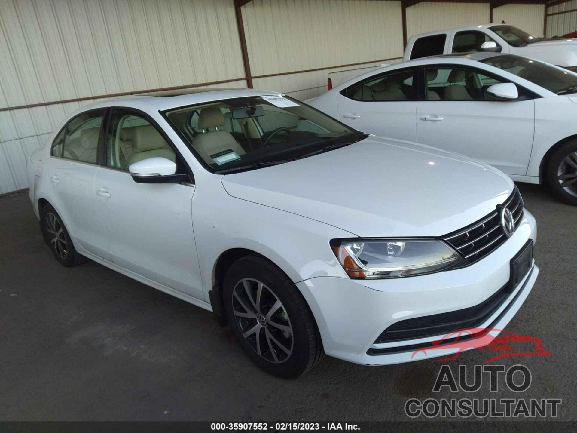 VOLKSWAGEN JETTA 2018 - 3VWDB7AJ4JM218319