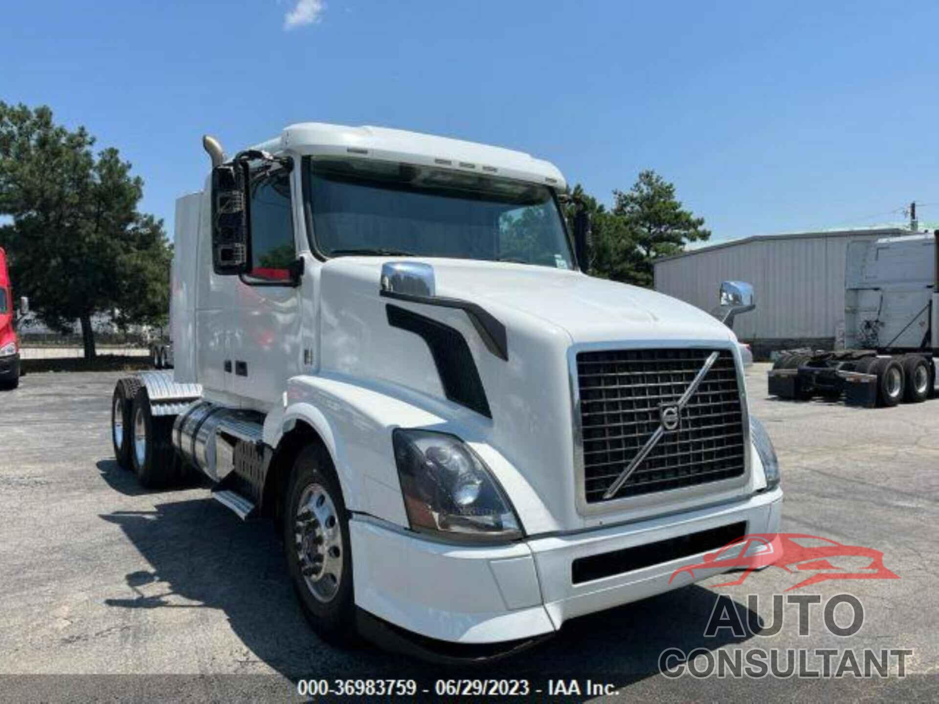 VOLVO VN 2015 - 4V4NC9EH3FN190263