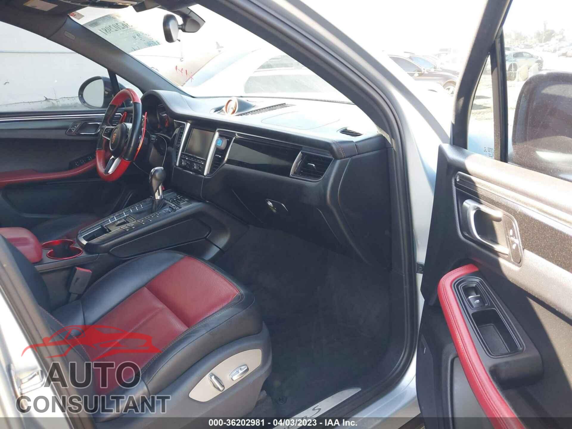 PORSCHE MACAN 2015 - WP1AB2A56FLB44906