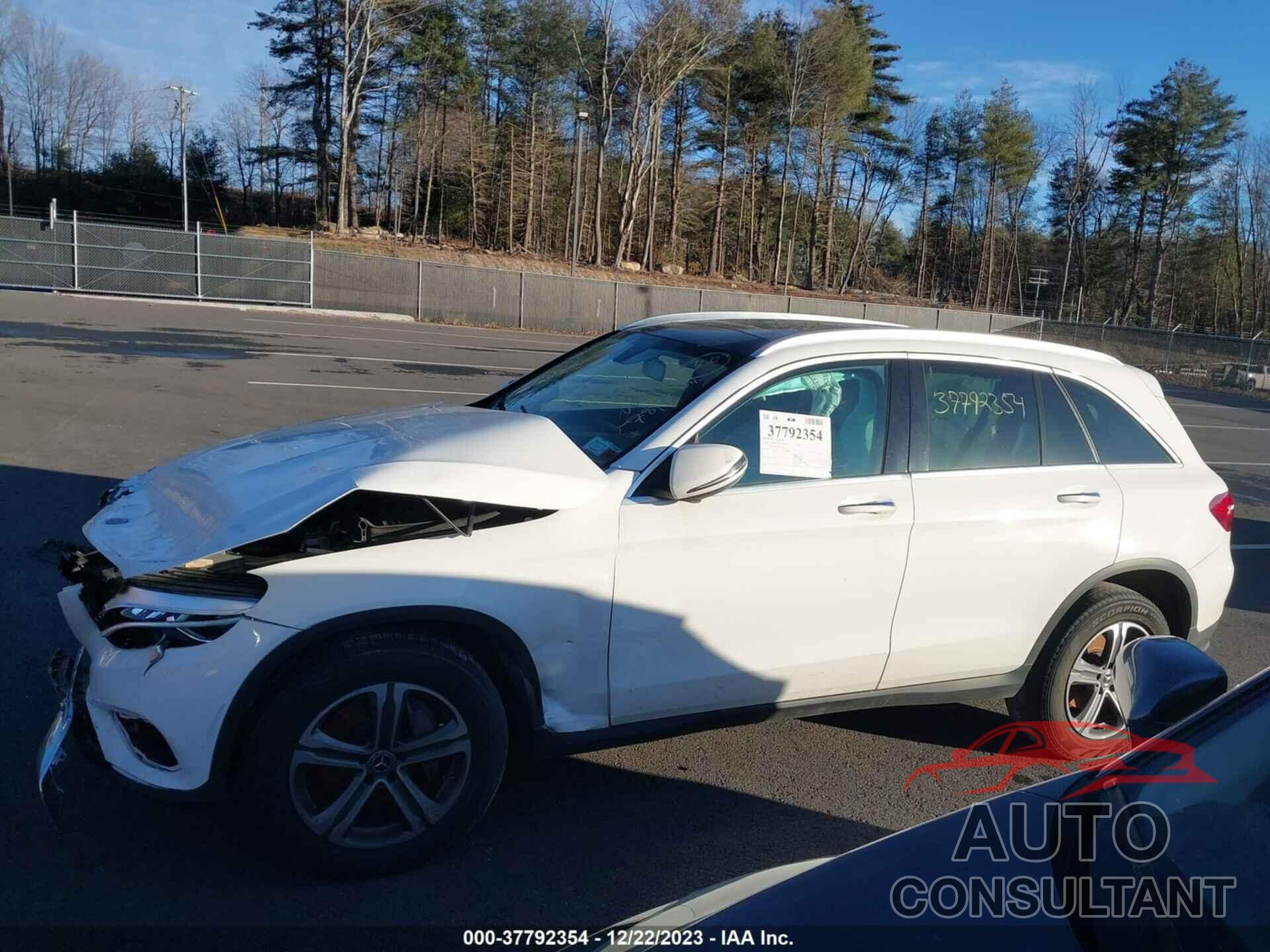 MERCEDES-BENZ GLC 300 2019 - WDC0G4KB2KF615886