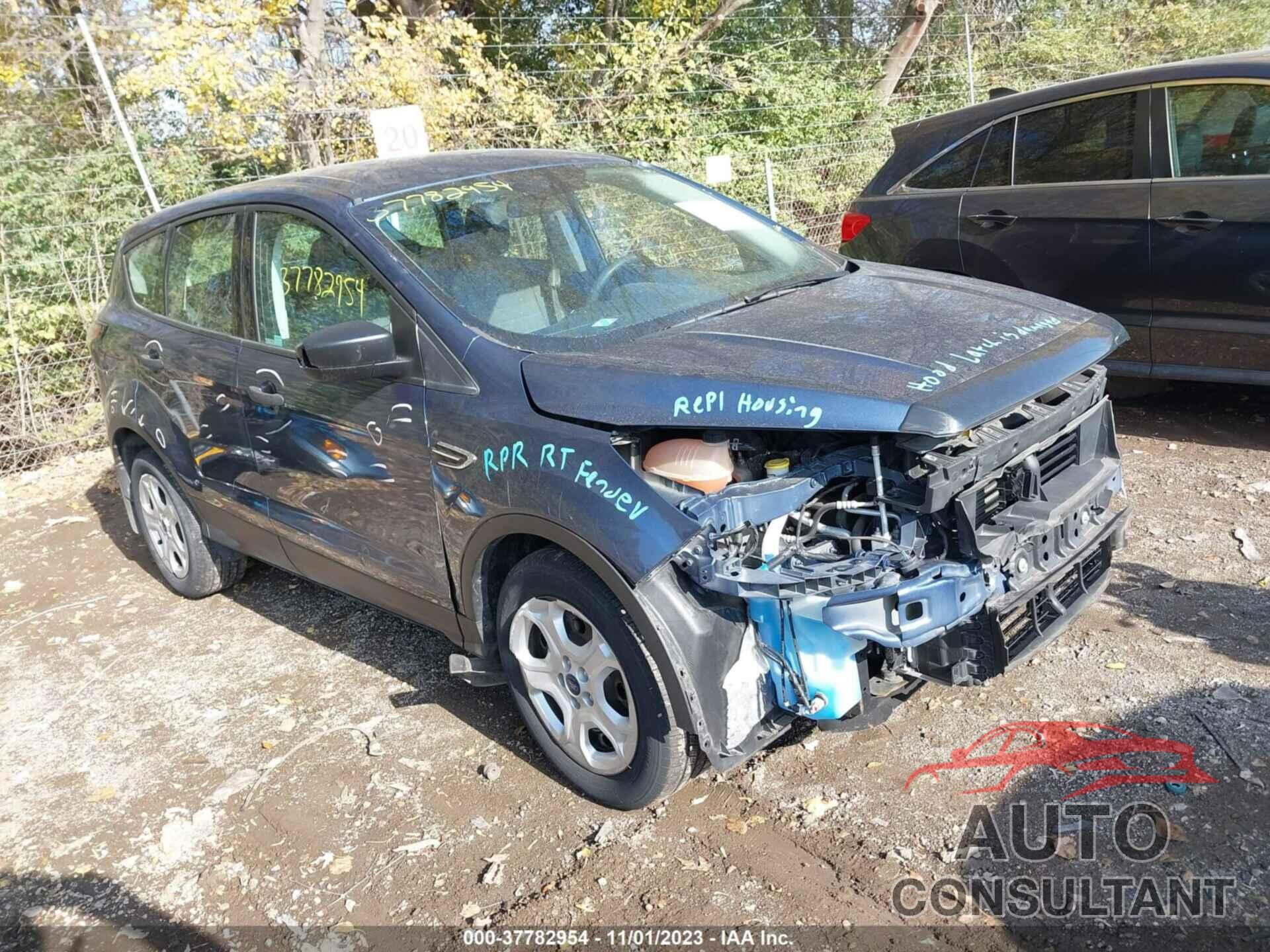 FORD ESCAPE 2018 - 1FMCU0F7XJUA20042