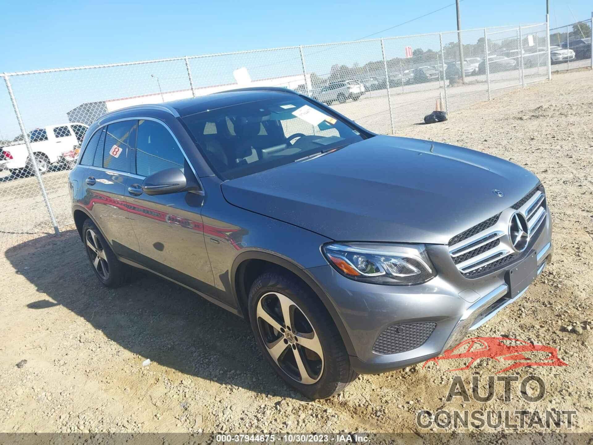 MERCEDES-BENZ GLC 2019 - WDC0G5EB3KF597402