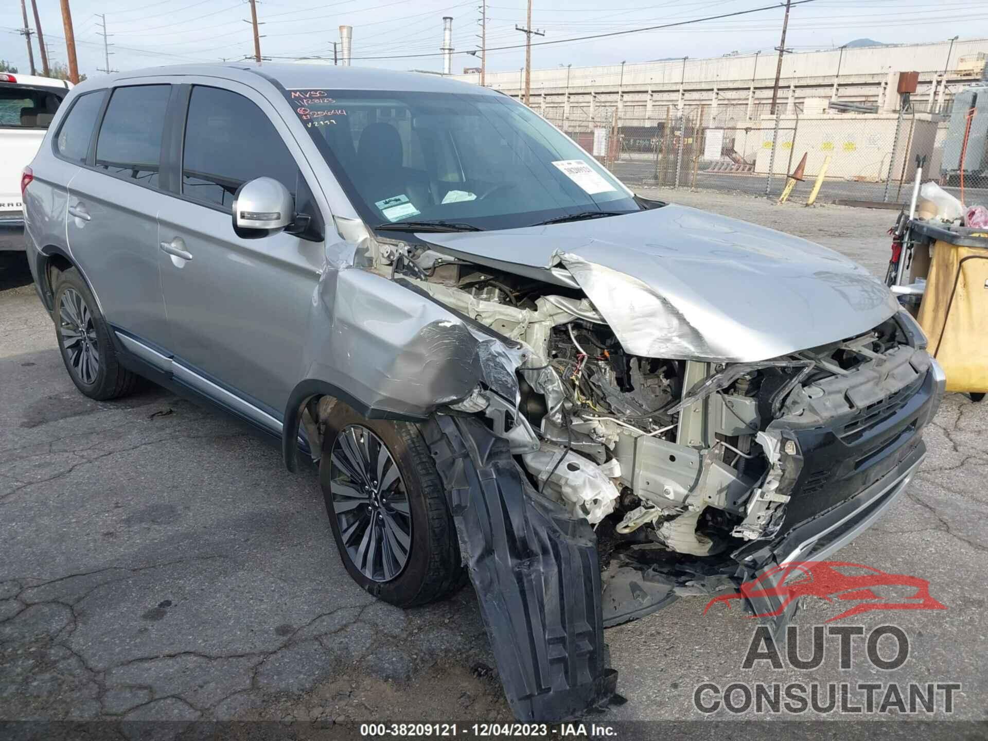 MITSUBISHI OUTLANDER 2019 - JA4AD3A38KZ042959