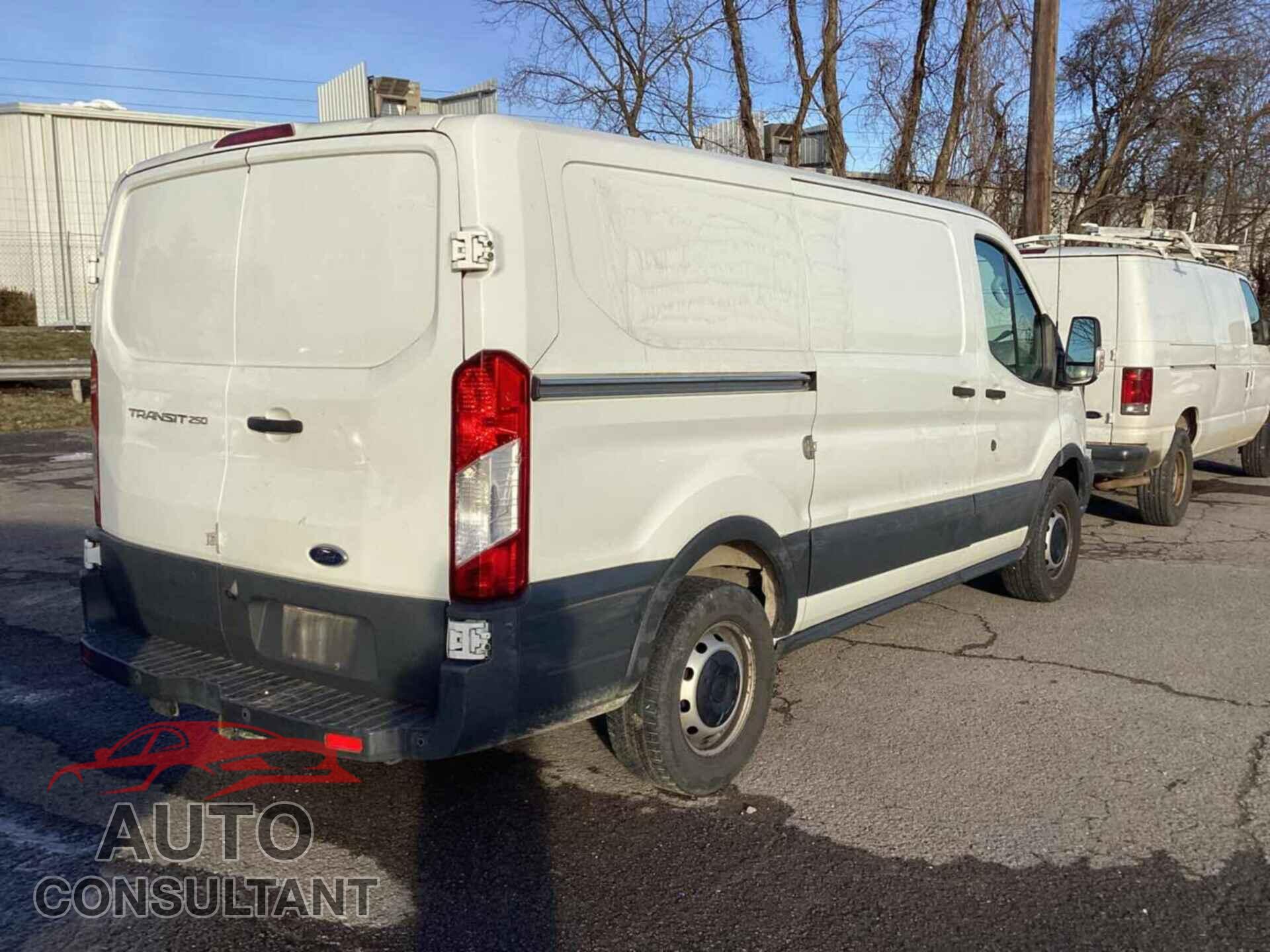 FORD TRANSIT 2017 - 1FTYR1YM6HKB08838