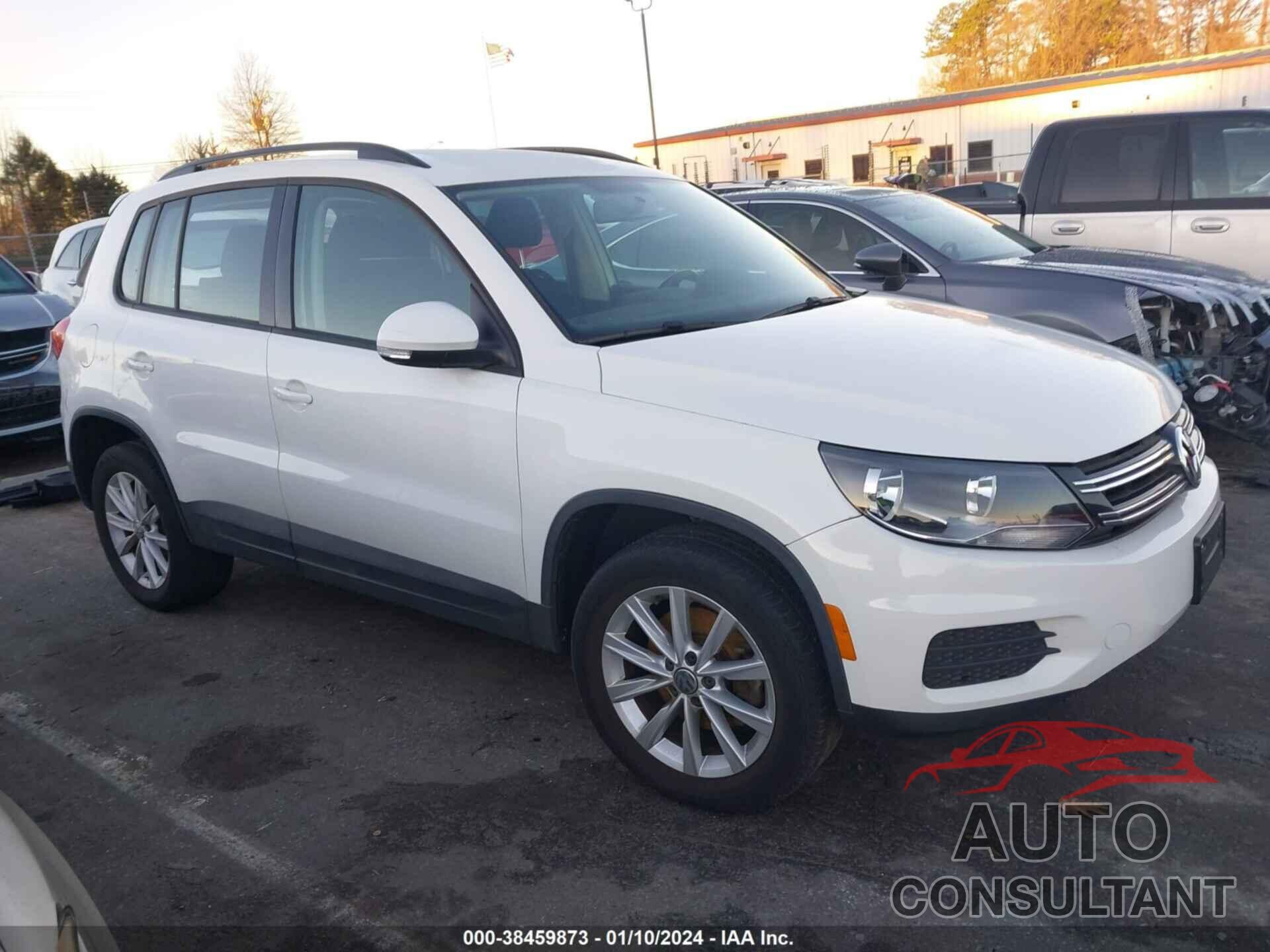 VOLKSWAGEN TIGUAN 2017 - WVGBV7AX6HK045146