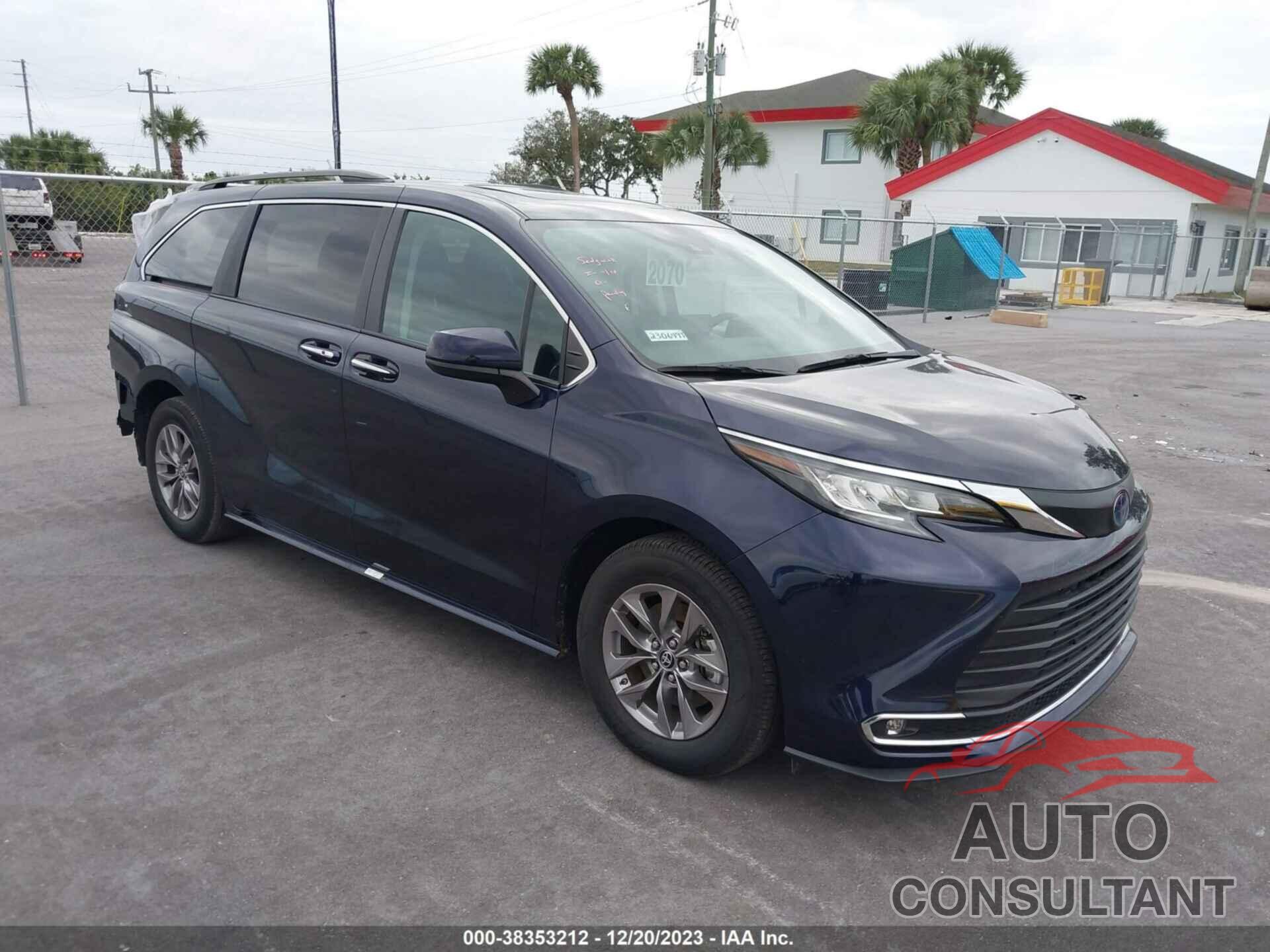 TOYOTA SIENNA 2023 - 5TDYRKECXPS150745