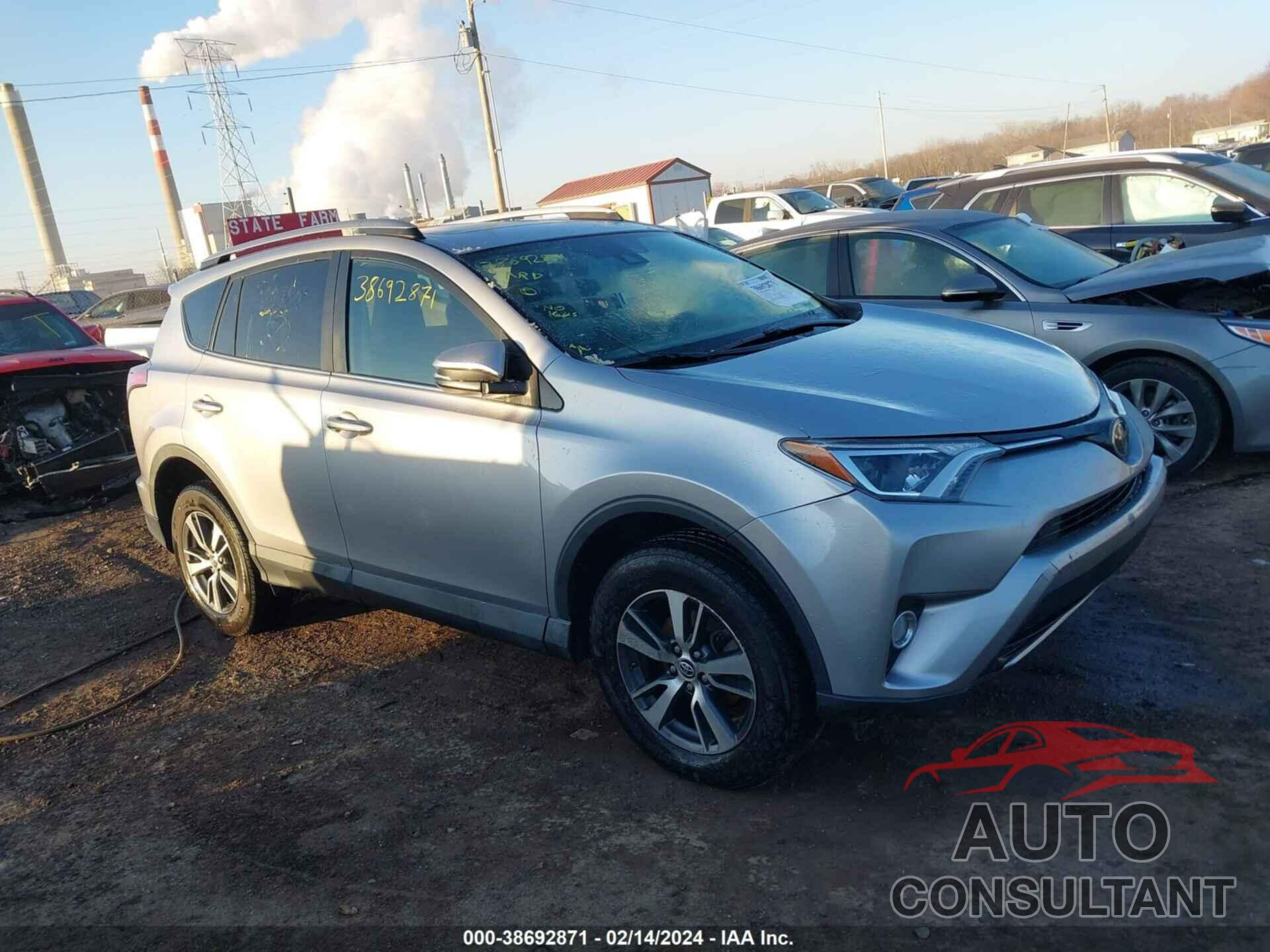 TOYOTA RAV4 2018 - 2T3RFREV8JW700165