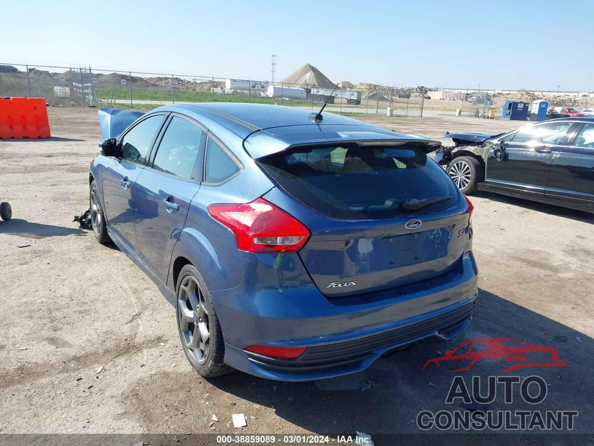 FORD FOCUS 2018 - 1FADP3L91JL229169