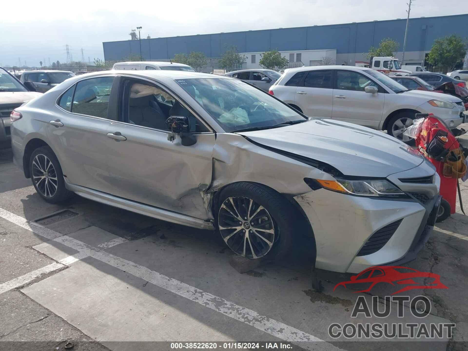TOYOTA CAMRY 2018 - 4T1B11HKXJU611385