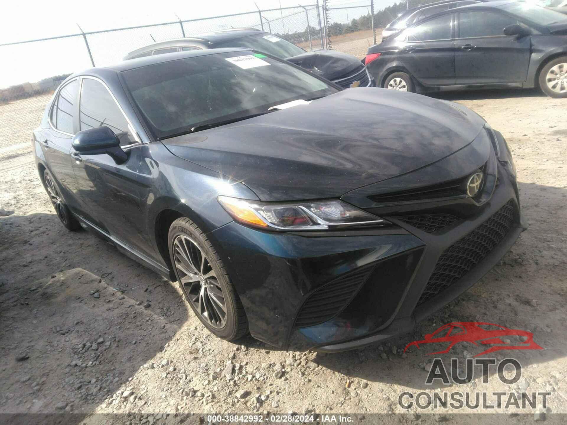 TOYOTA CAMRY 2018 - 4T1B11HK9JU555083