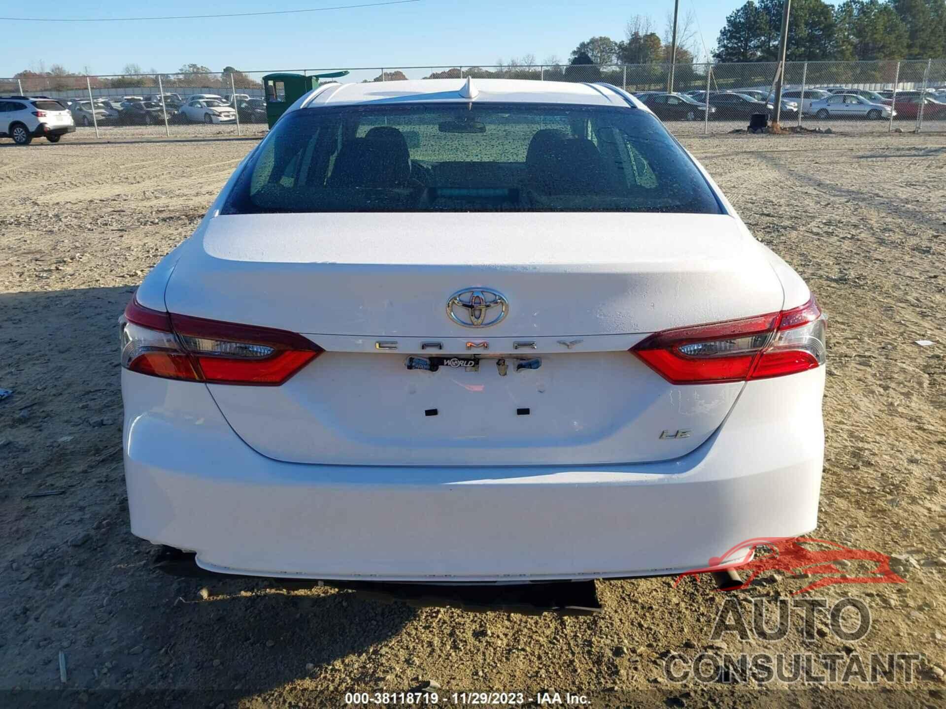 TOYOTA CAMRY 2022 - 4T1C11AK2NU658348