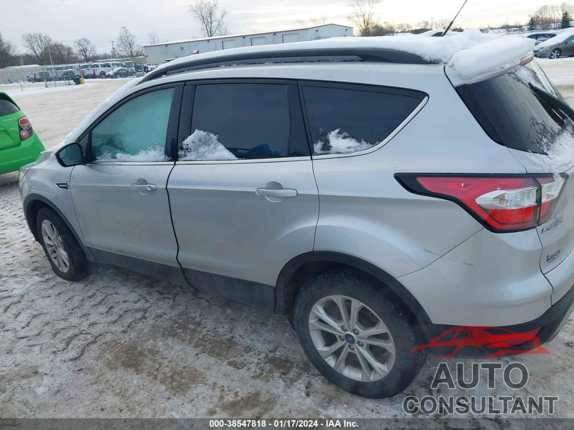 FORD ESCAPE 2018 - 1FMCU9GD3JUC46948