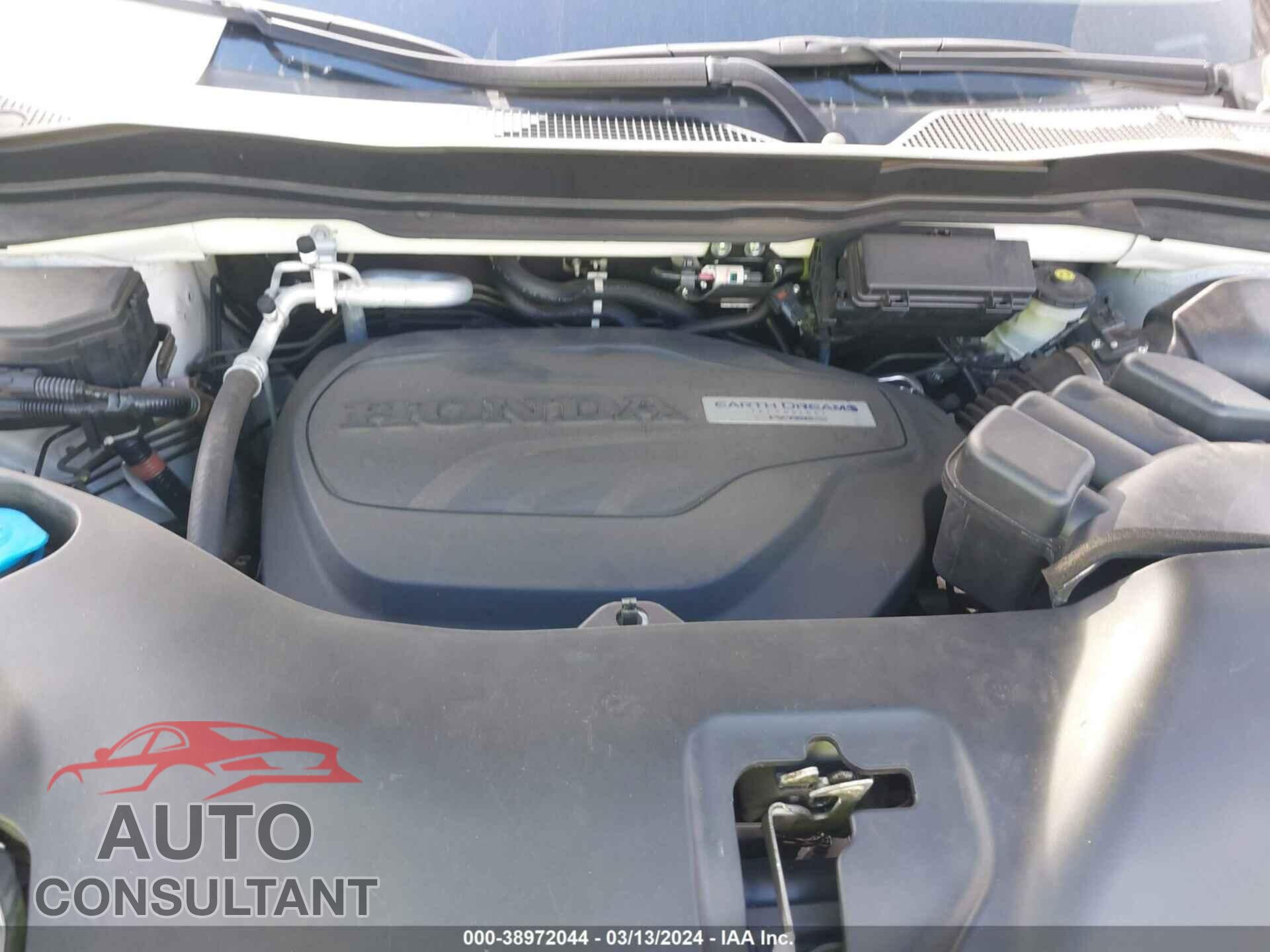 HONDA PILOT 2018 - 5FNYF6H02JB007771