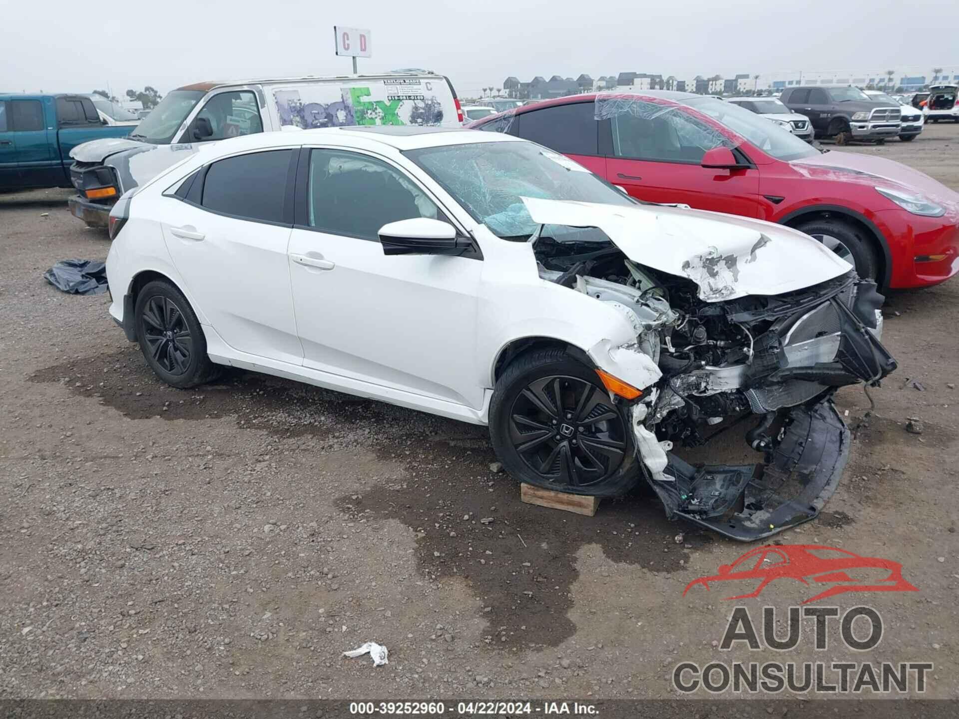 HONDA CIVIC 2018 - SHHFK7H56JU429481