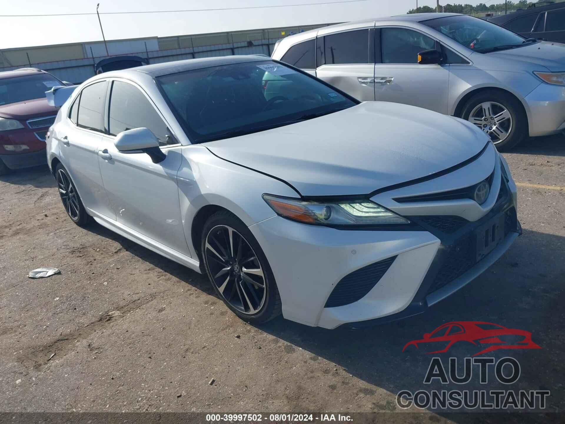 TOYOTA CAMRY 2018 - 4T1B61HK2JU026866