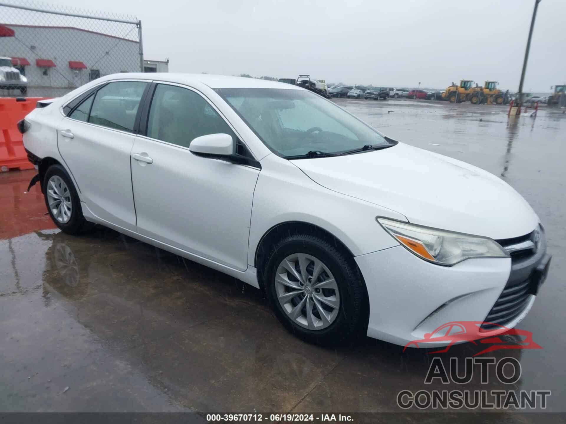 TOYOTA CAMRY 2016 - 4T4BF1FK0GR537719