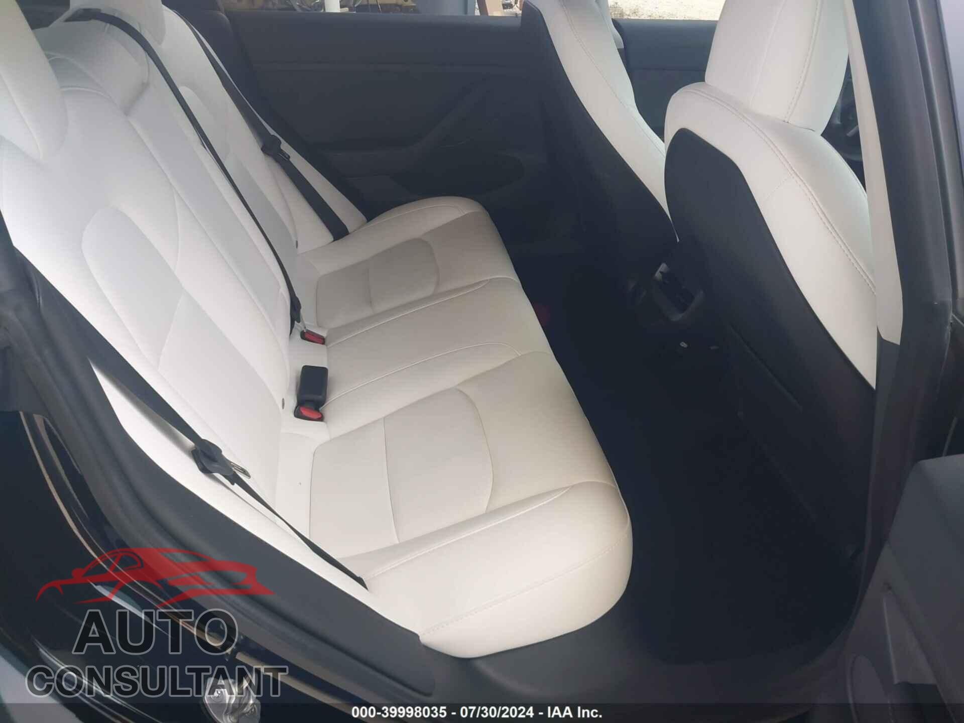 TESLA MODEL 3 2022 - 5YJ3E1EA8NF105643