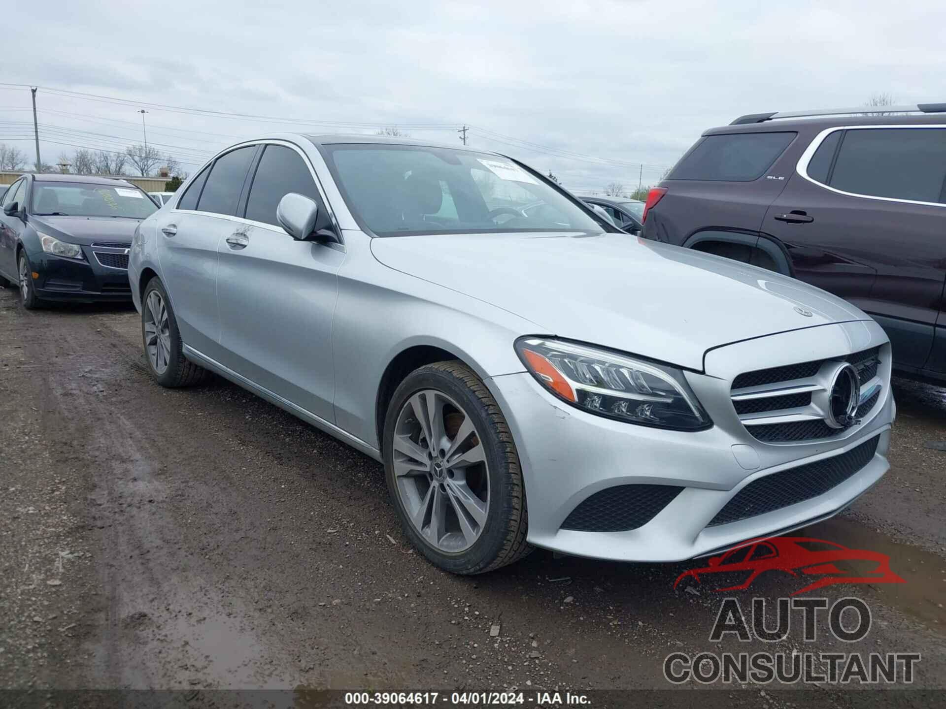 MERCEDES-BENZ C 300 2019 - 55SWF8EB7KU290824