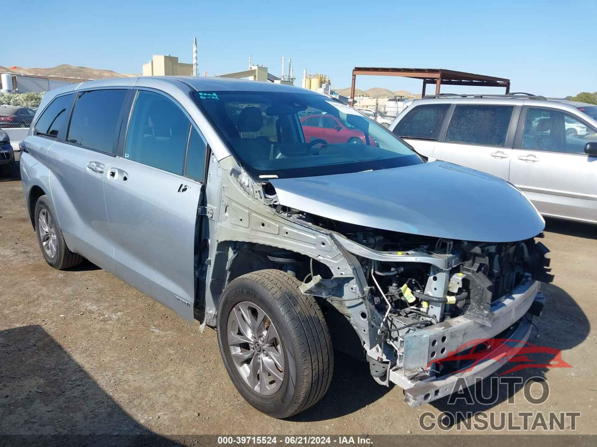 TOYOTA SIENNA 2021 - 5TDKRKEC4MS072173