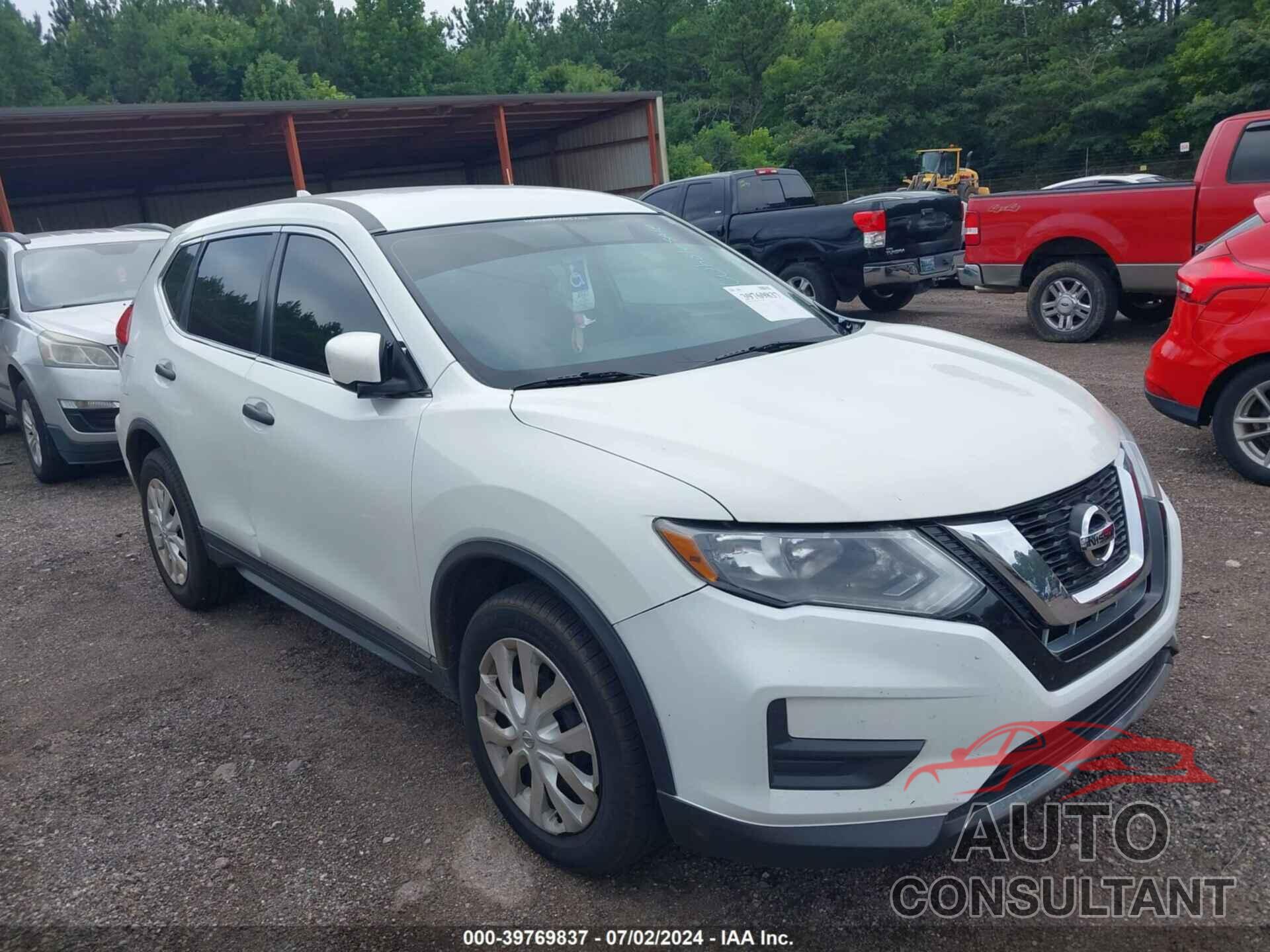 NISSAN ROGUE 2017 - KNMAT2MT3HP506565