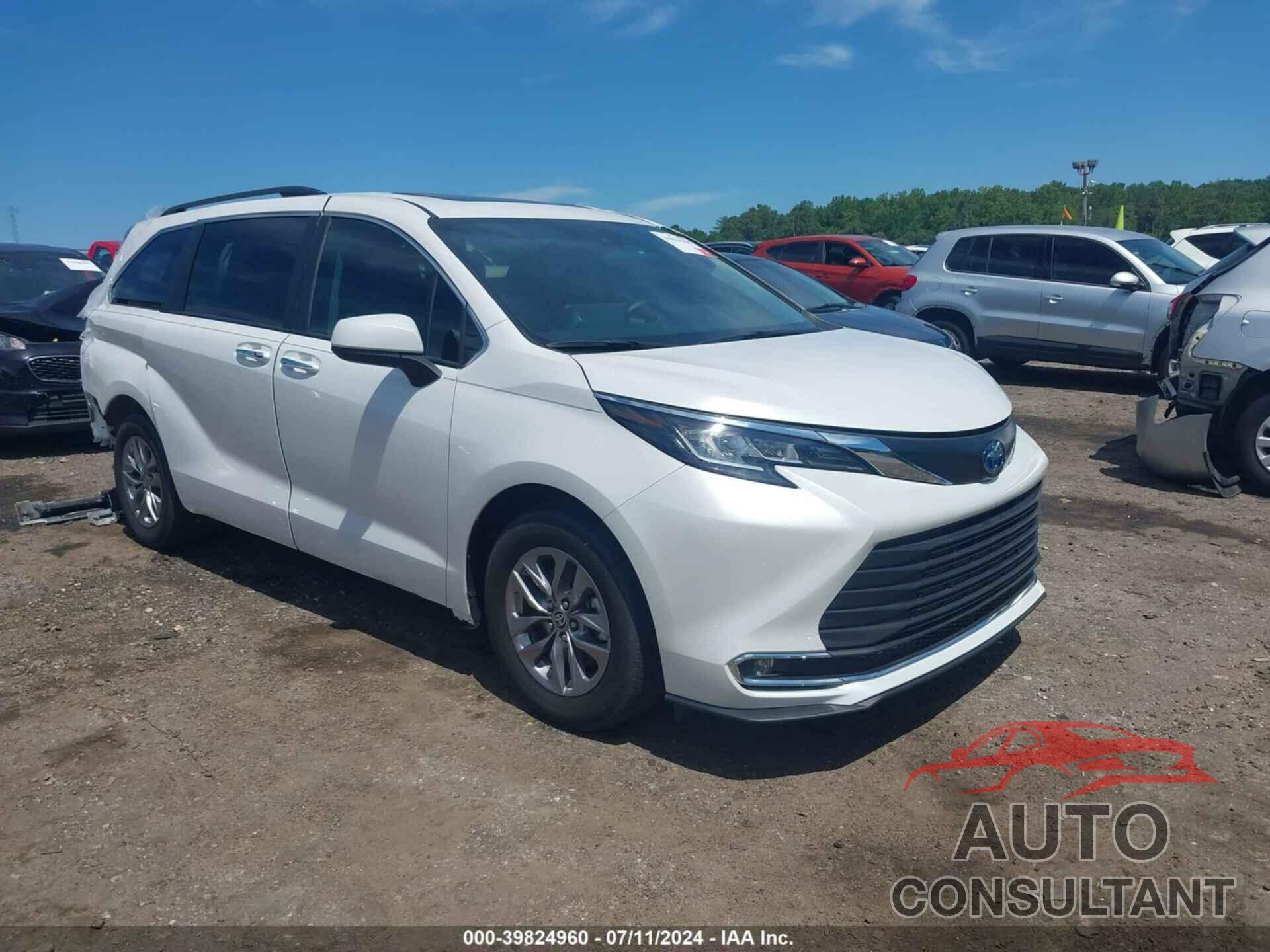 TOYOTA SIENNA 2023 - 5TDYRKEC7PS164635