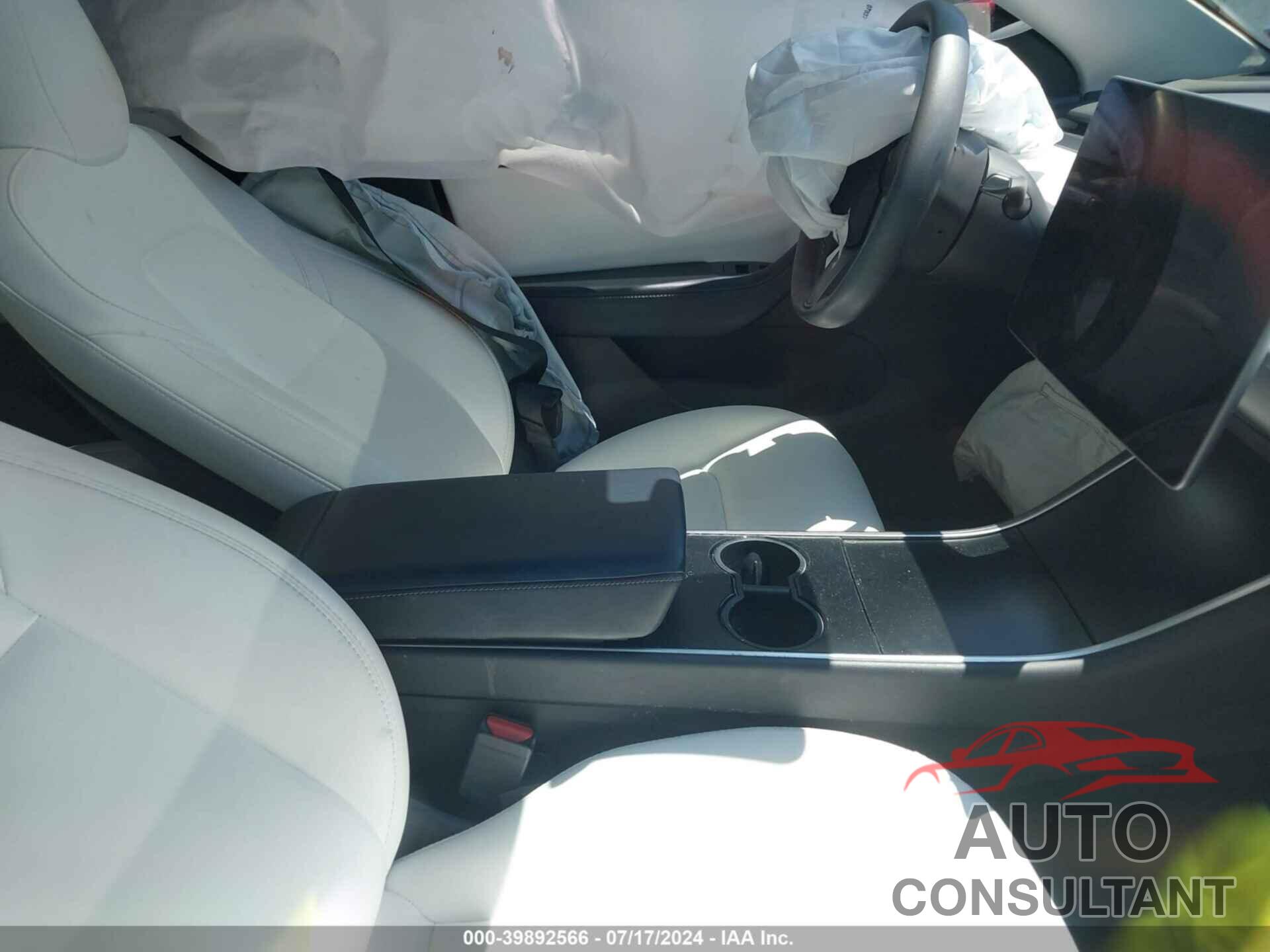 TESLA MODEL Y 2021 - 5YJYGDEE5MF075262