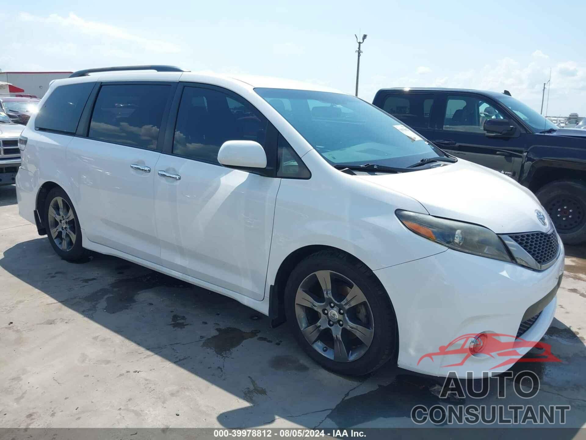 TOYOTA SIENNA 2016 - 5TDXK3DC9GS720595