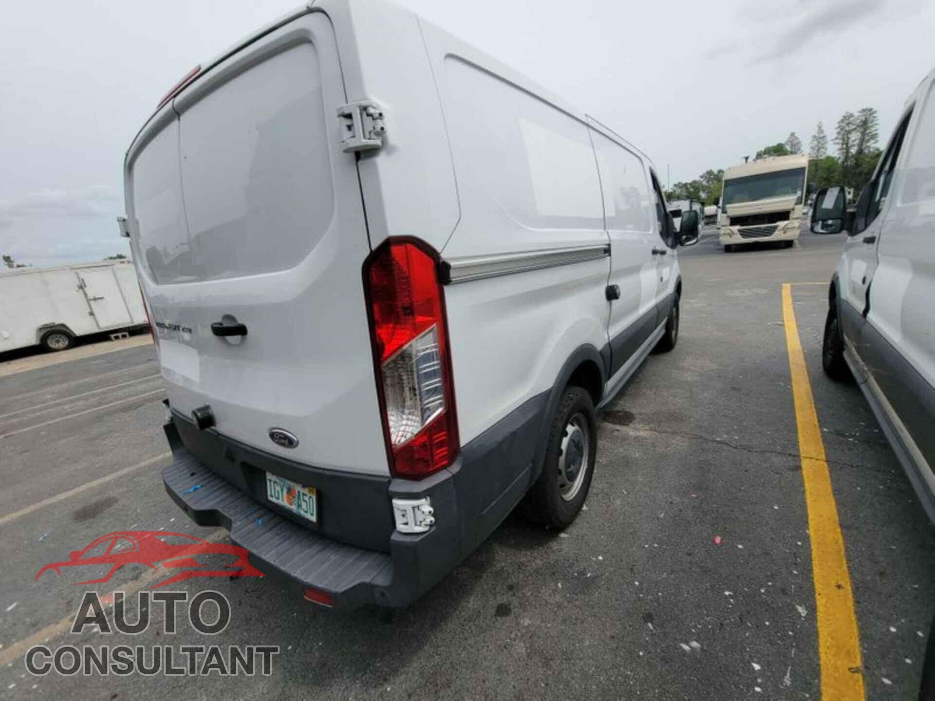 FORD TRANSIT-250 2017 - 1FTYR1YM1HKB32982