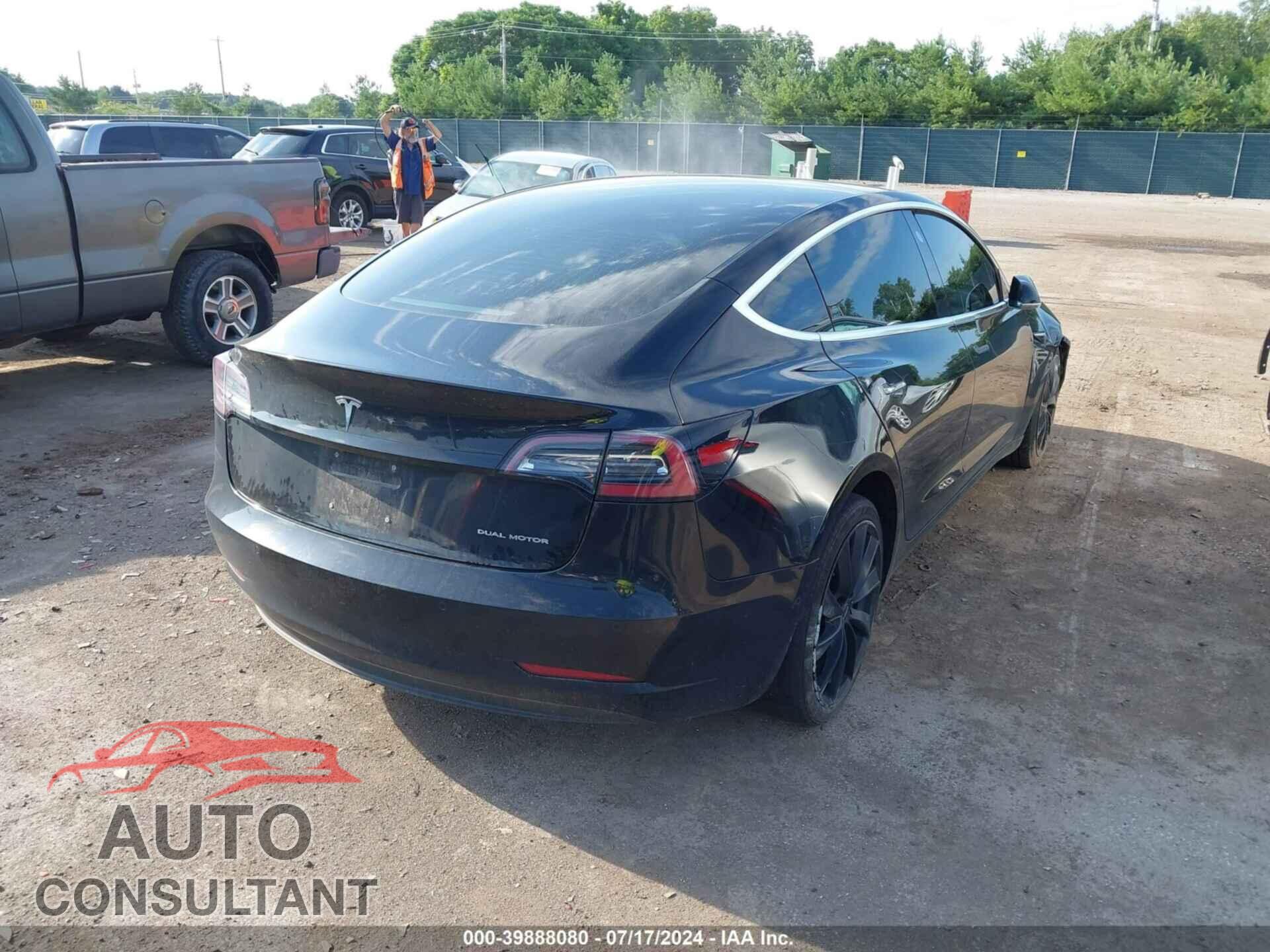TESLA MODEL 3 2018 - 5YJ3E1EB3JF067337