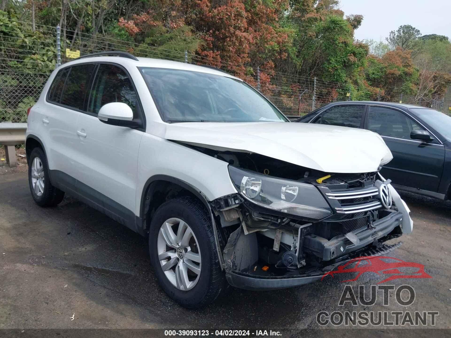 VOLKSWAGEN TIGUAN 2017 - WVGAV7AX8HK002066