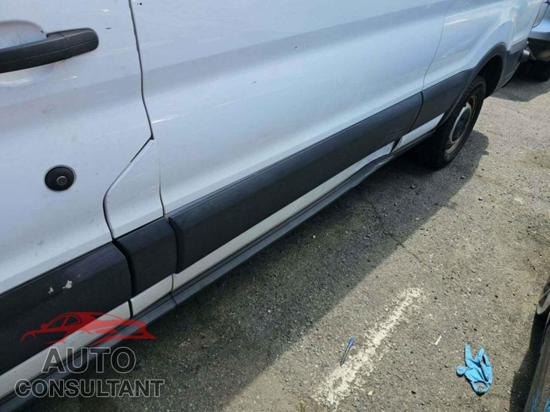 FORD TRANSIT 2018 - 1FTYR2CM1JKB43371