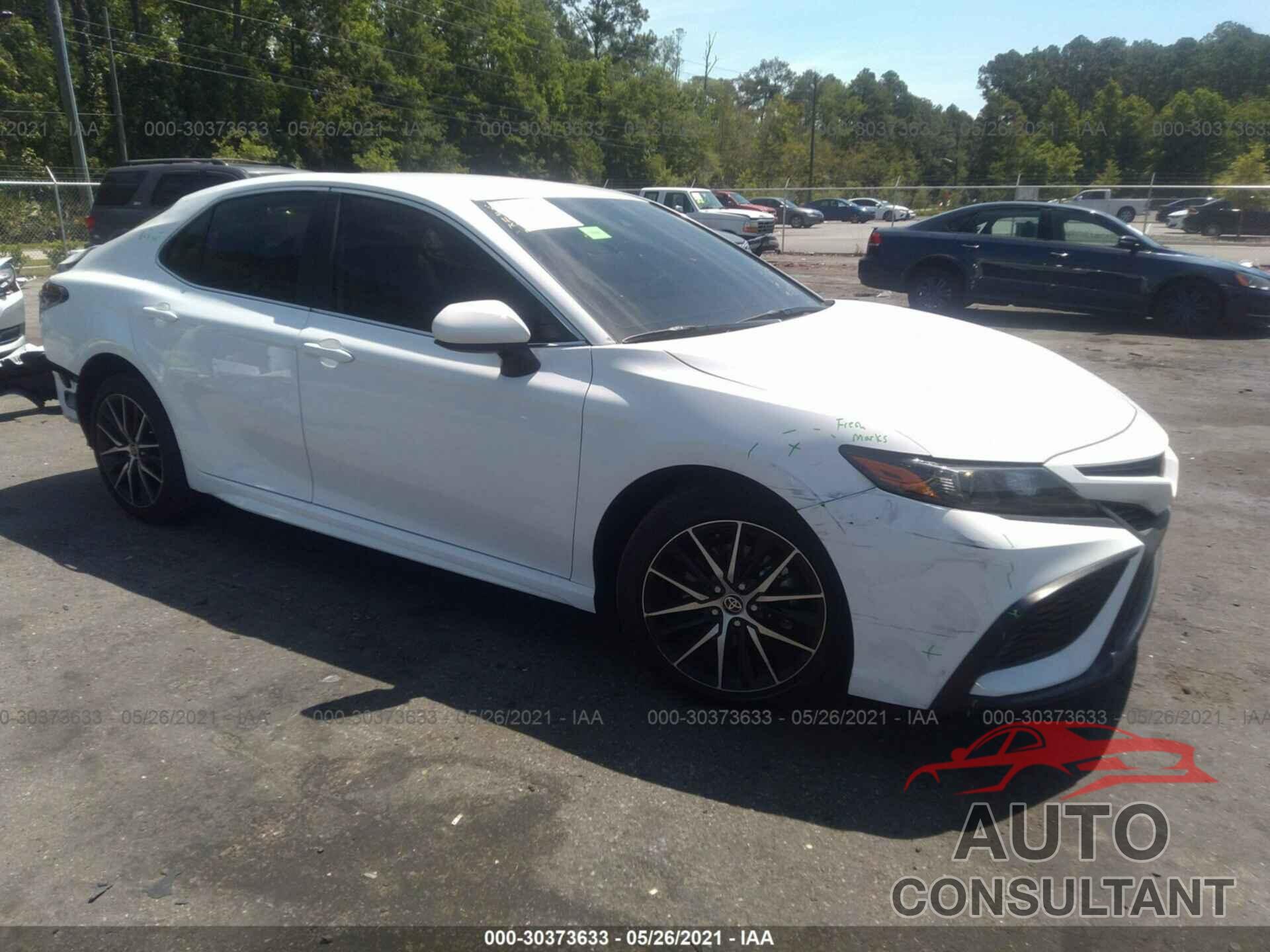 TOYOTA CAMRY 2021 - 4T1G11AK5MU533196
