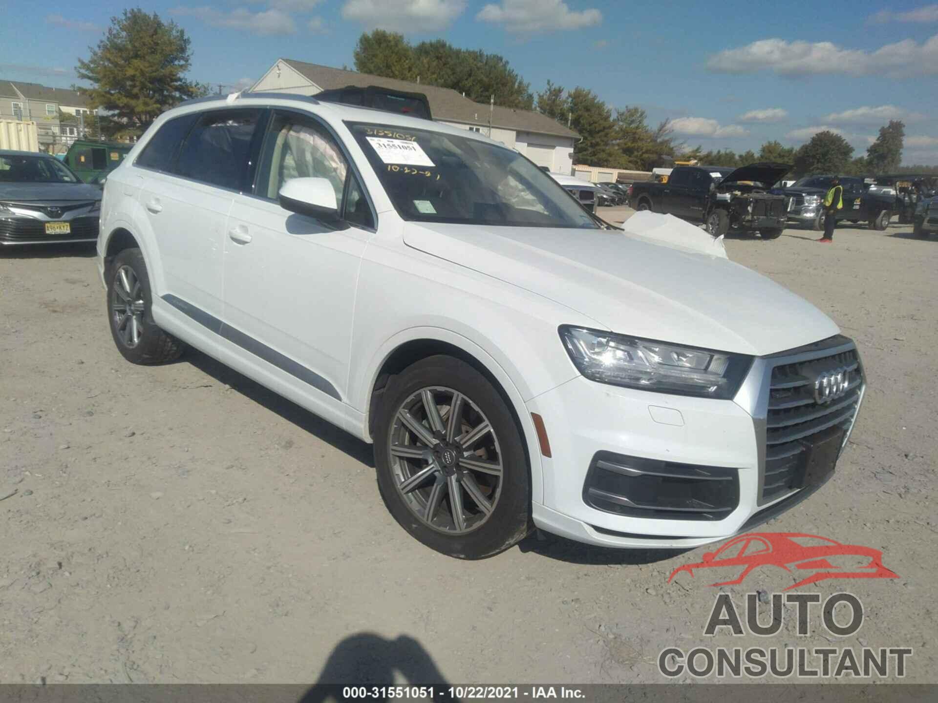 AUDI Q7 2019 - WA1LHAF76KD017682