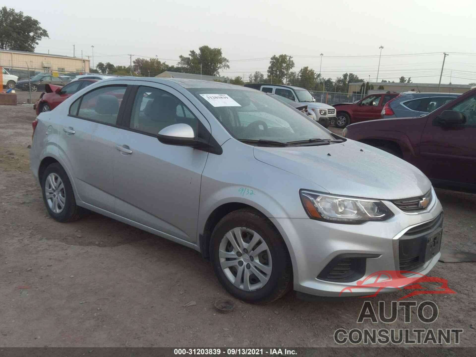 CHEVROLET SONIC 2017 - 1G1JB5SG7H4159486