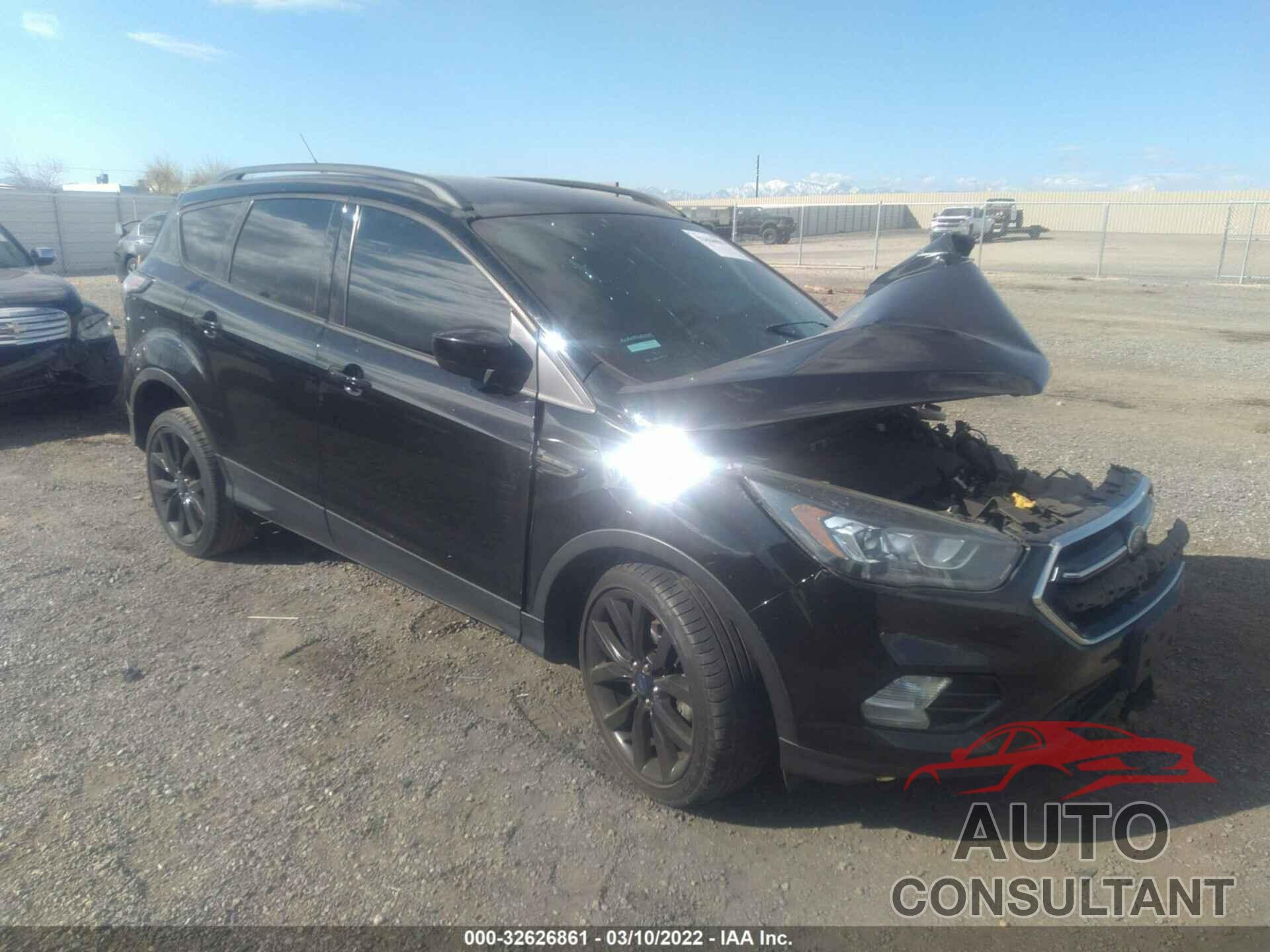 FORD ESCAPE 2017 - 1FMCU0GD0HUC67083