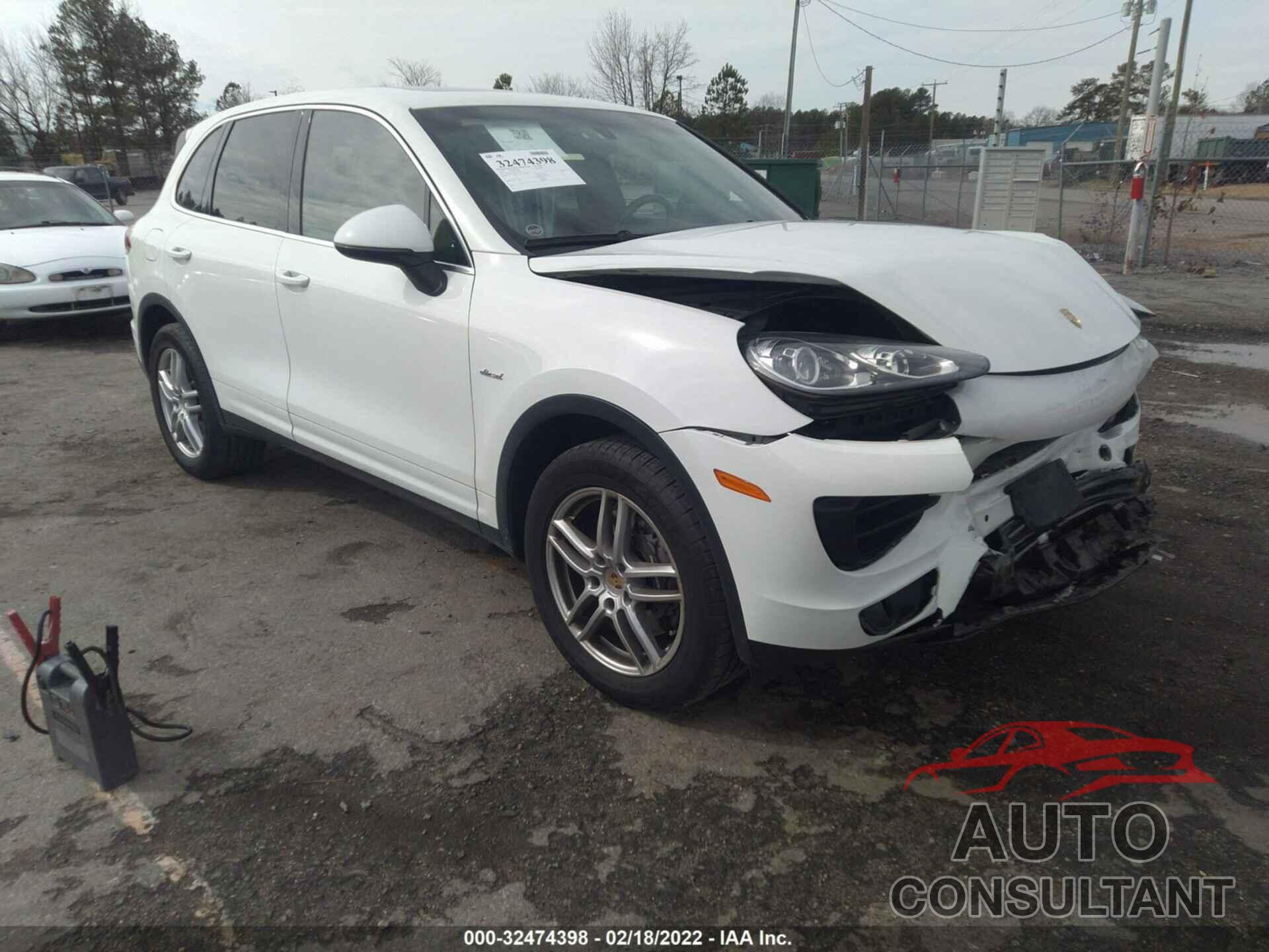 PORSCHE CAYENNE 2016 - WP1AF2A24GKA42537