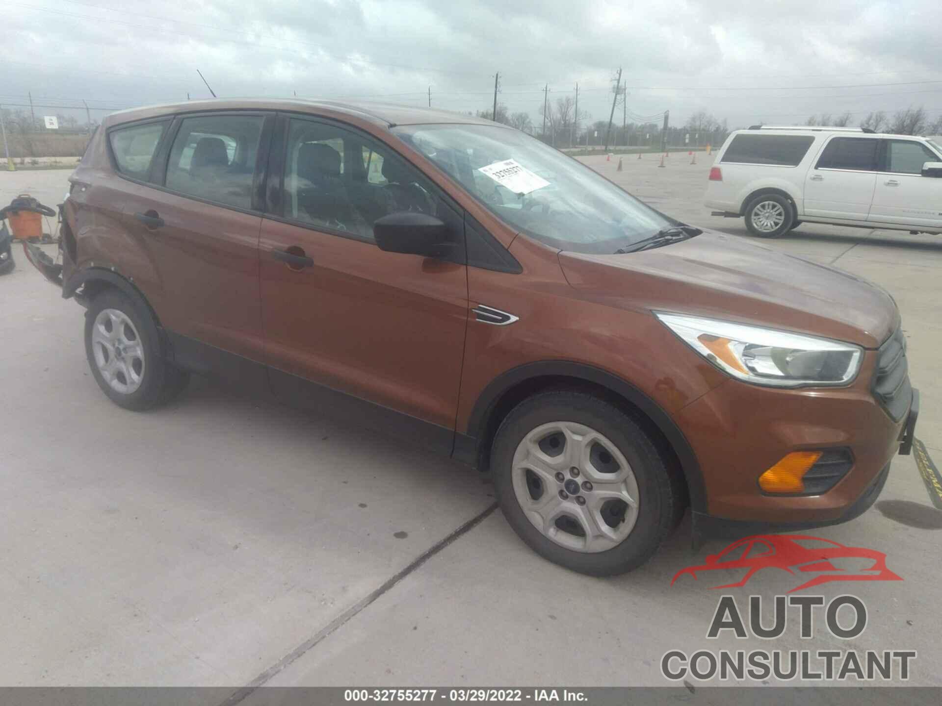FORD ESCAPE 2017 - 1FMCU0F7XHUC00437