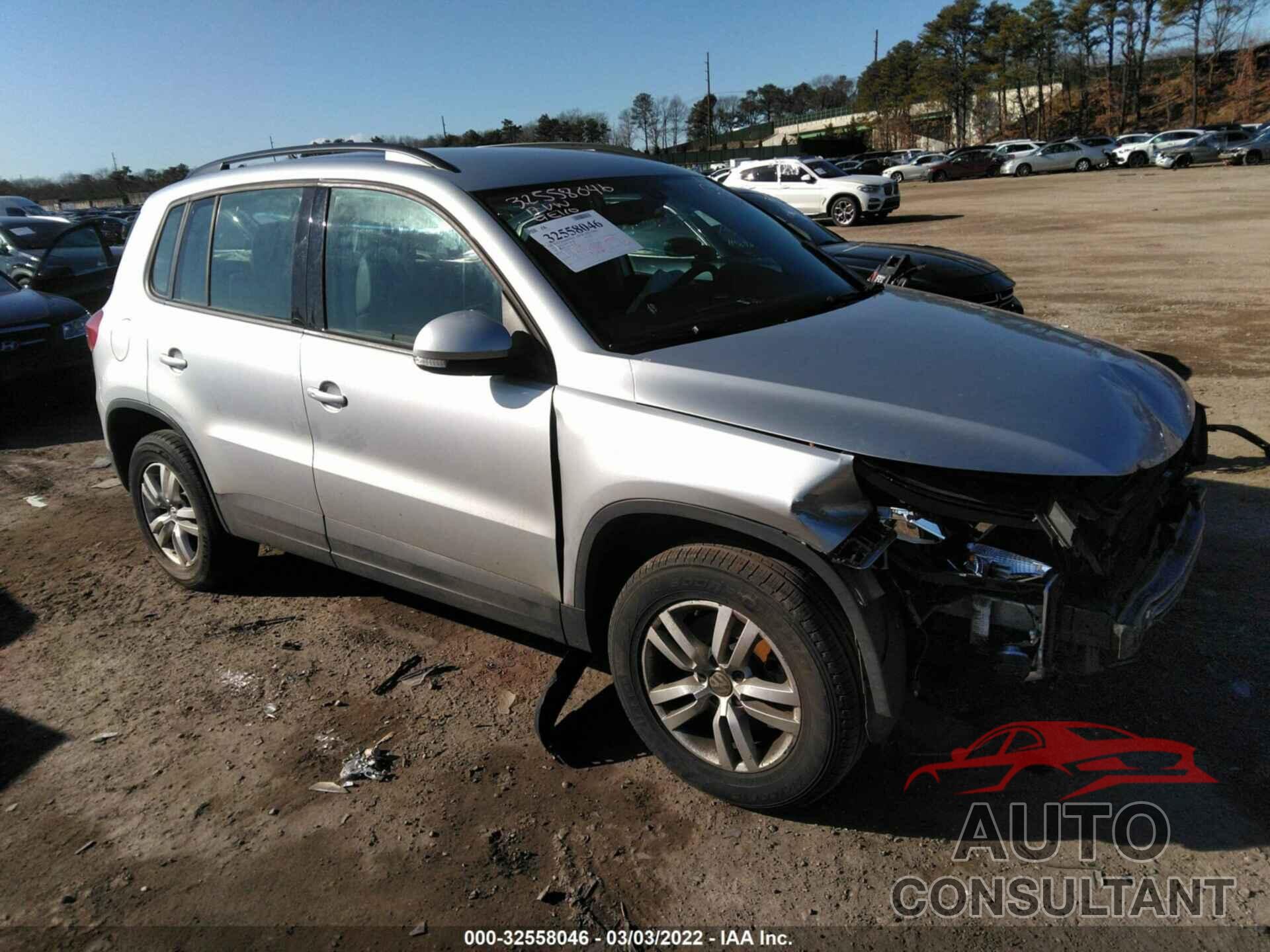 VOLKSWAGEN TIGUAN 2017 - WVGBV7AX8HK012942