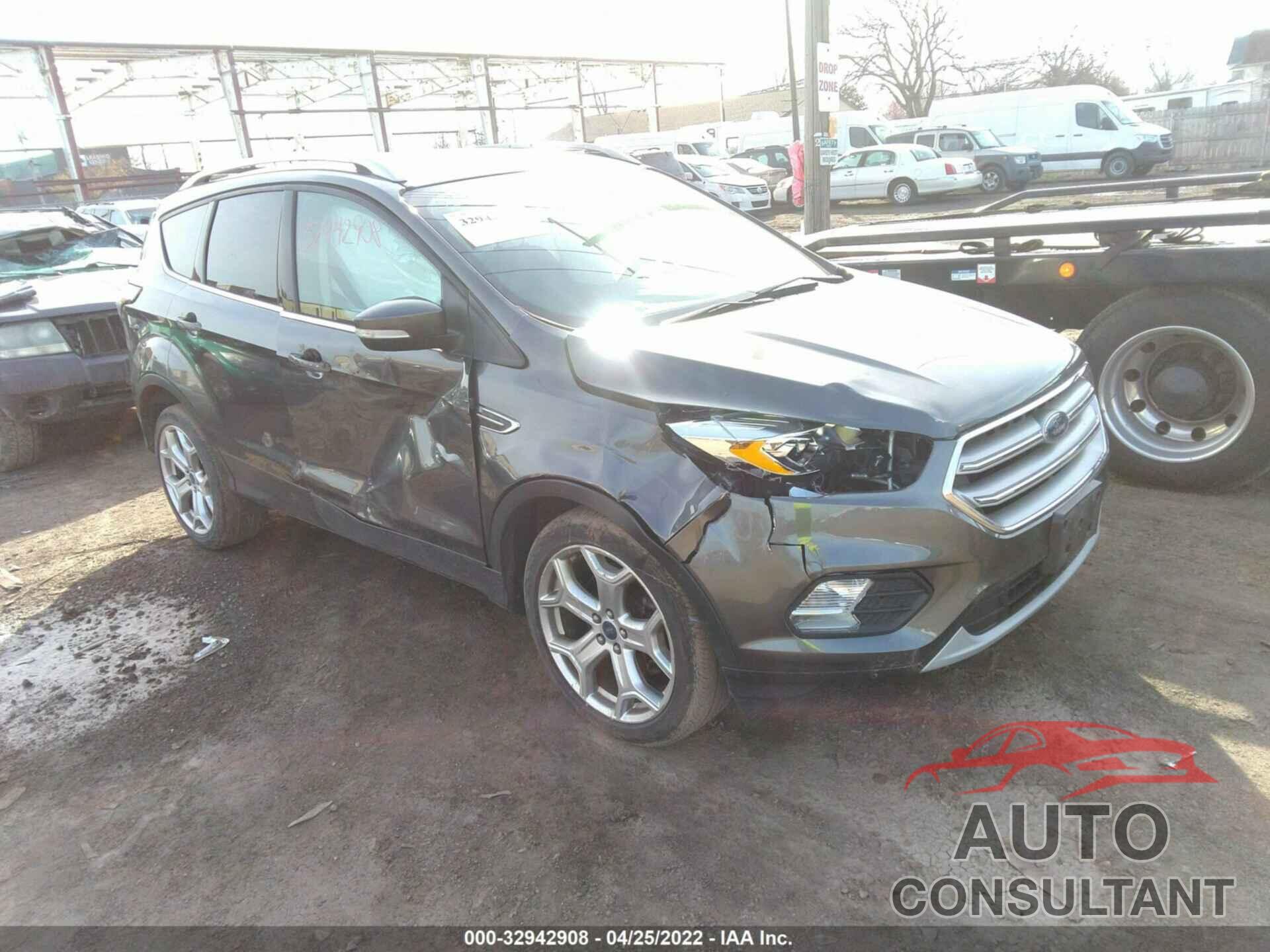 FORD ESCAPE 2017 - 1FMCU9JD2HUD47885