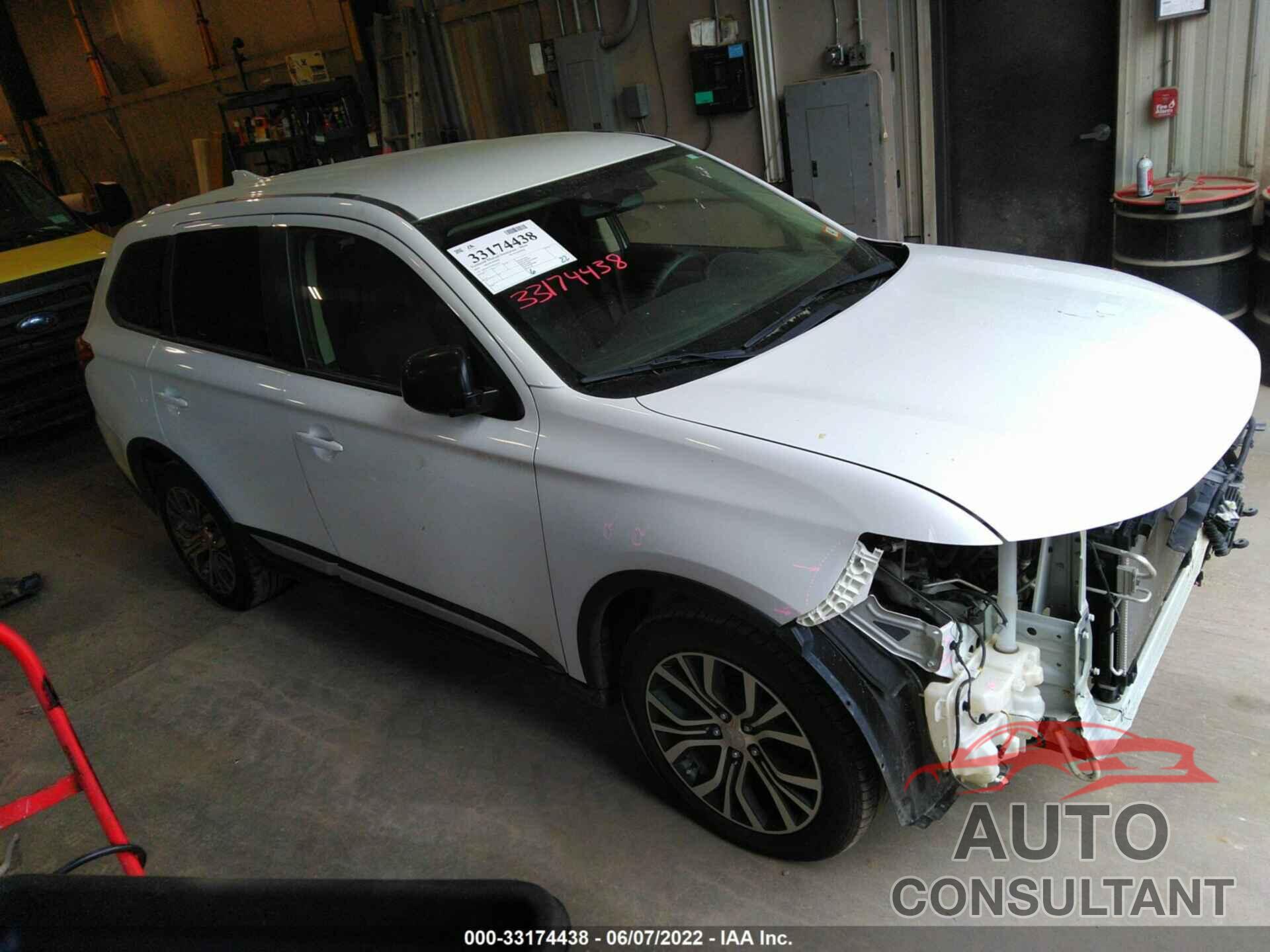 MITSUBISHI OUTLANDER 2018 - JA4AD2A3XJZ033057
