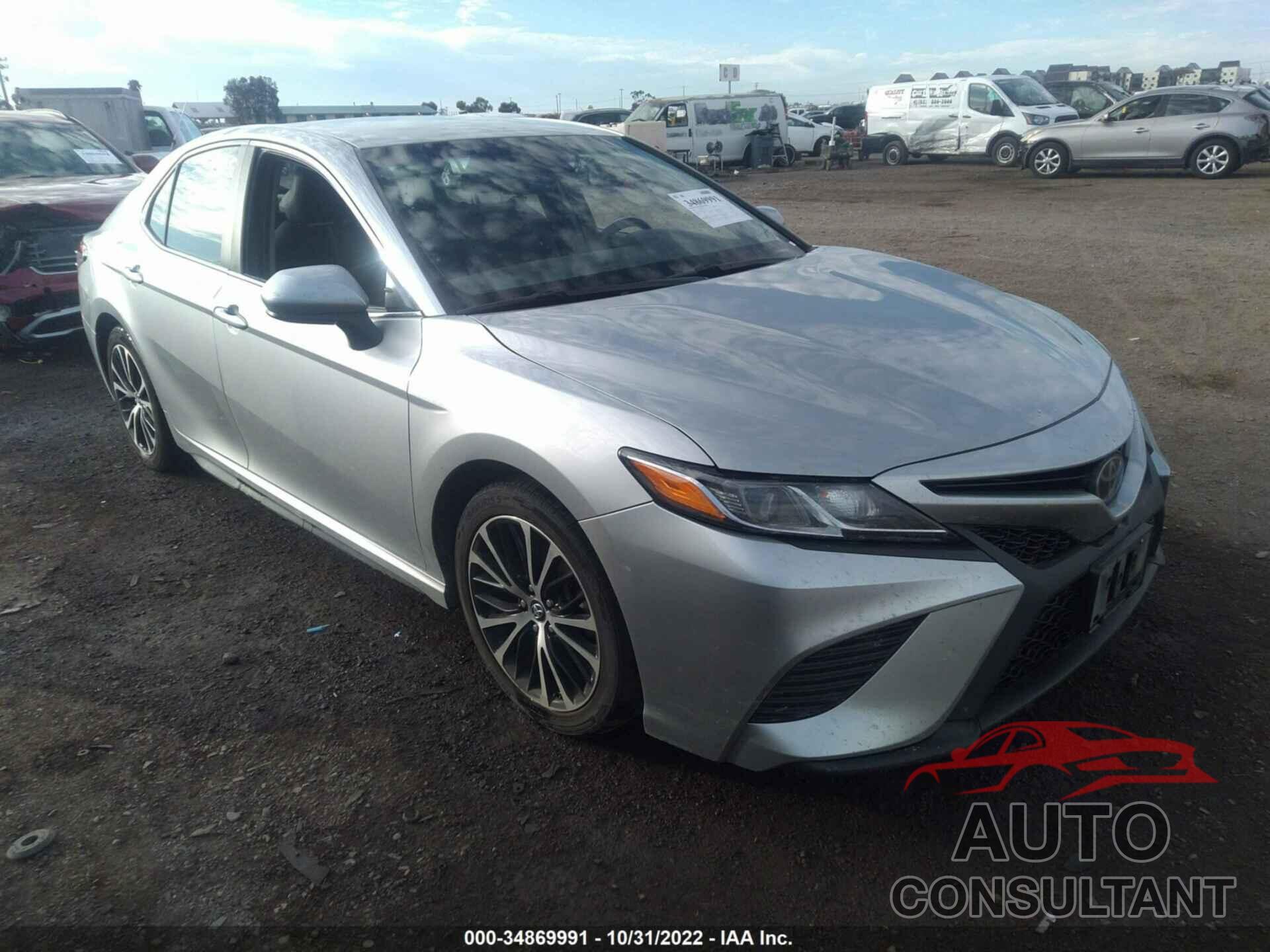 TOYOTA CAMRY 2018 - 4T1B11HK8JU573784