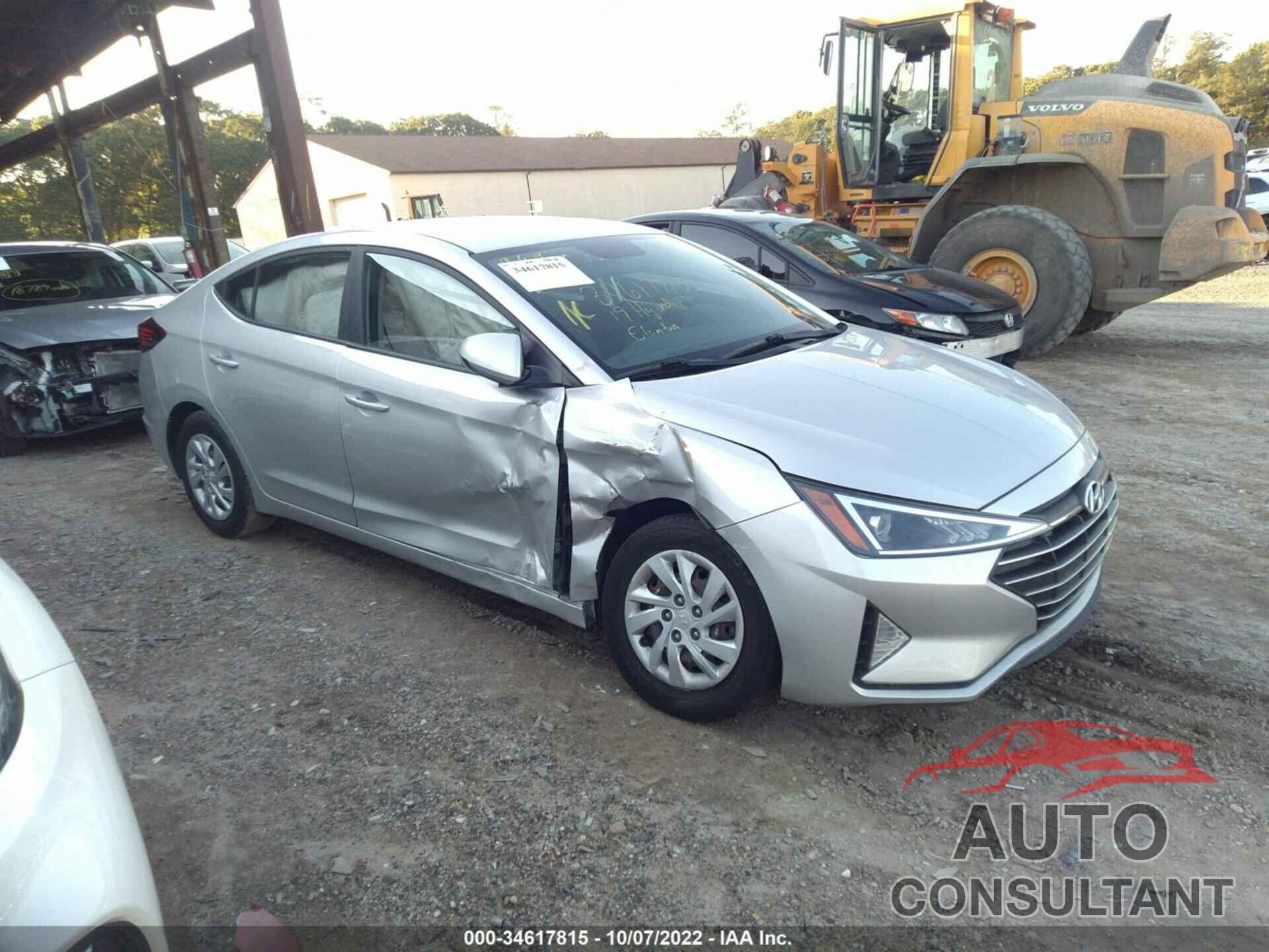 HYUNDAI ELANTRA 2019 - 5NPD74LF2KH438013