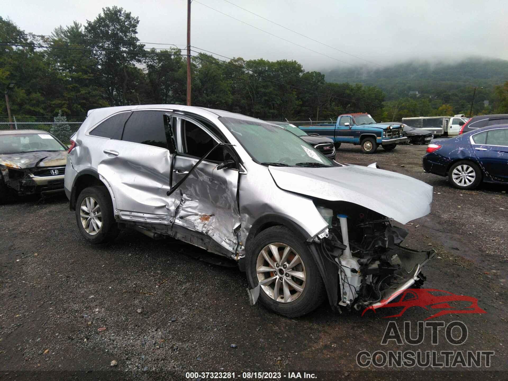 KIA SORENTO 2018 - 5XYPG4A32JG371683