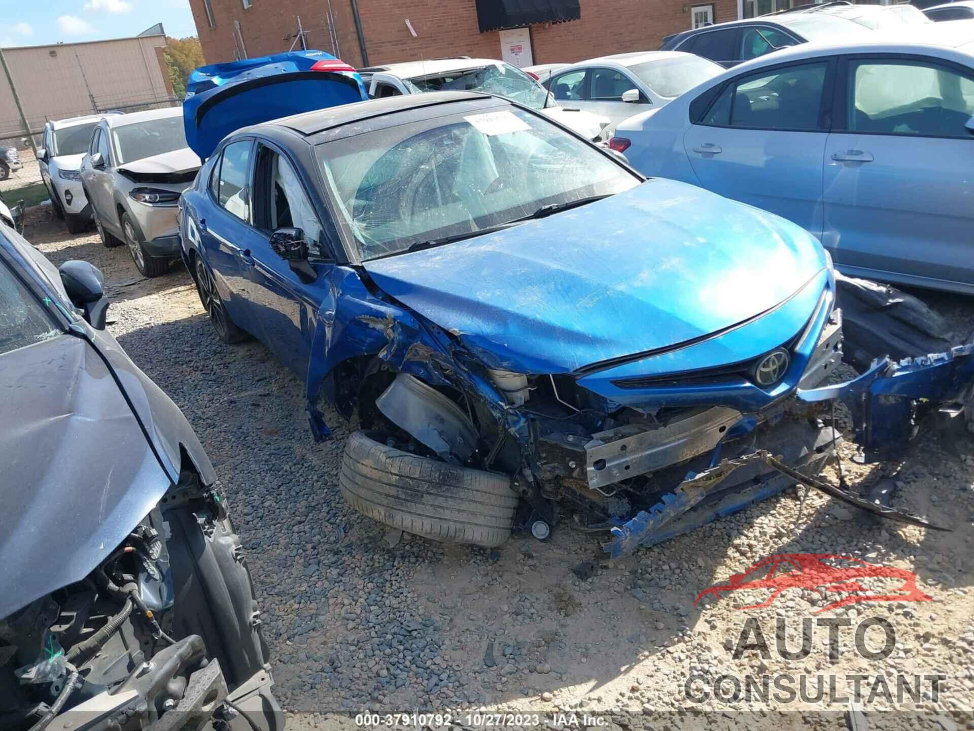 TOYOTA CAMRY 2018 - 4T1B61HK6JU126243