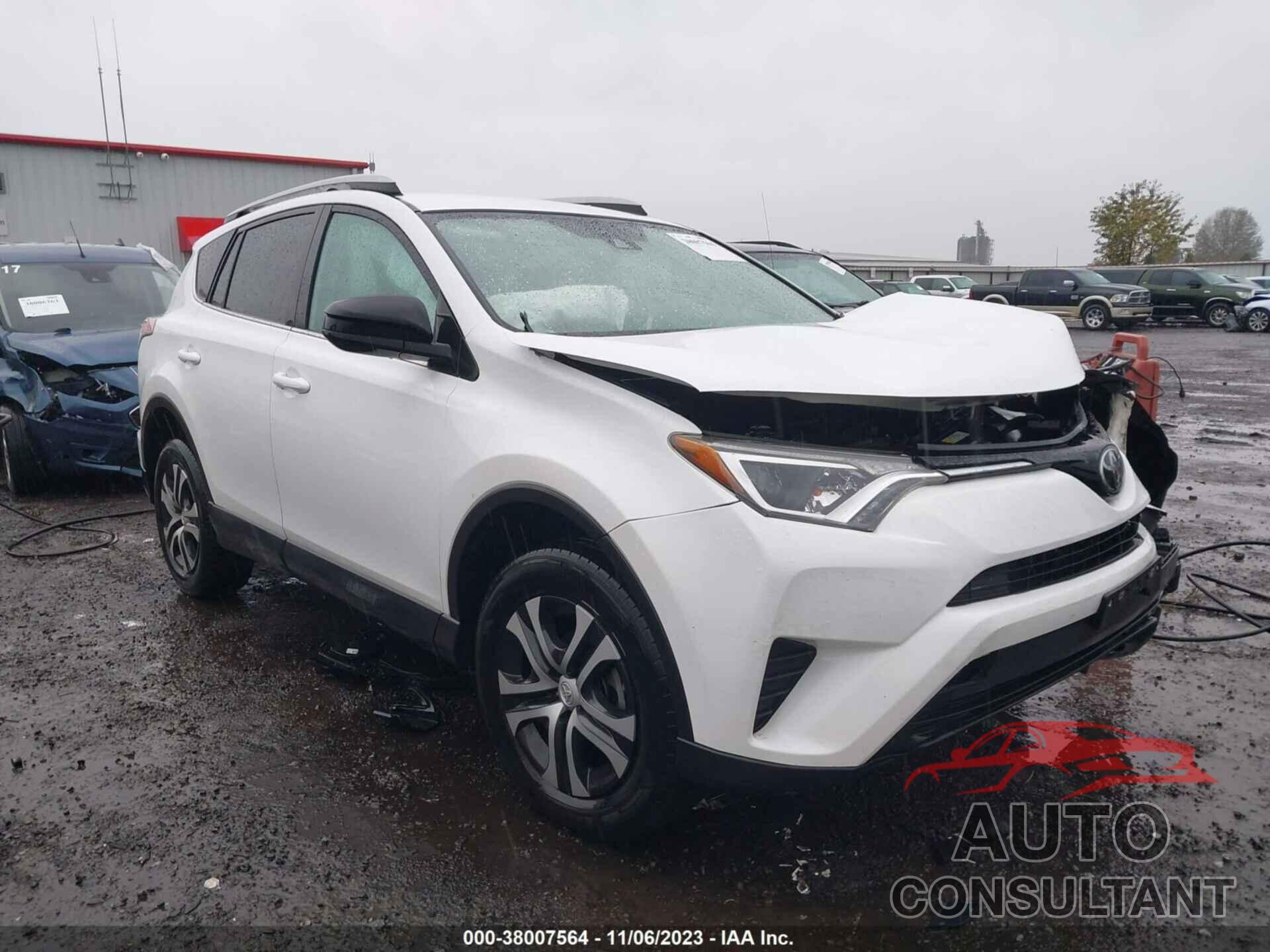 TOYOTA RAV4 2018 - 2T3BFREV5JW758140