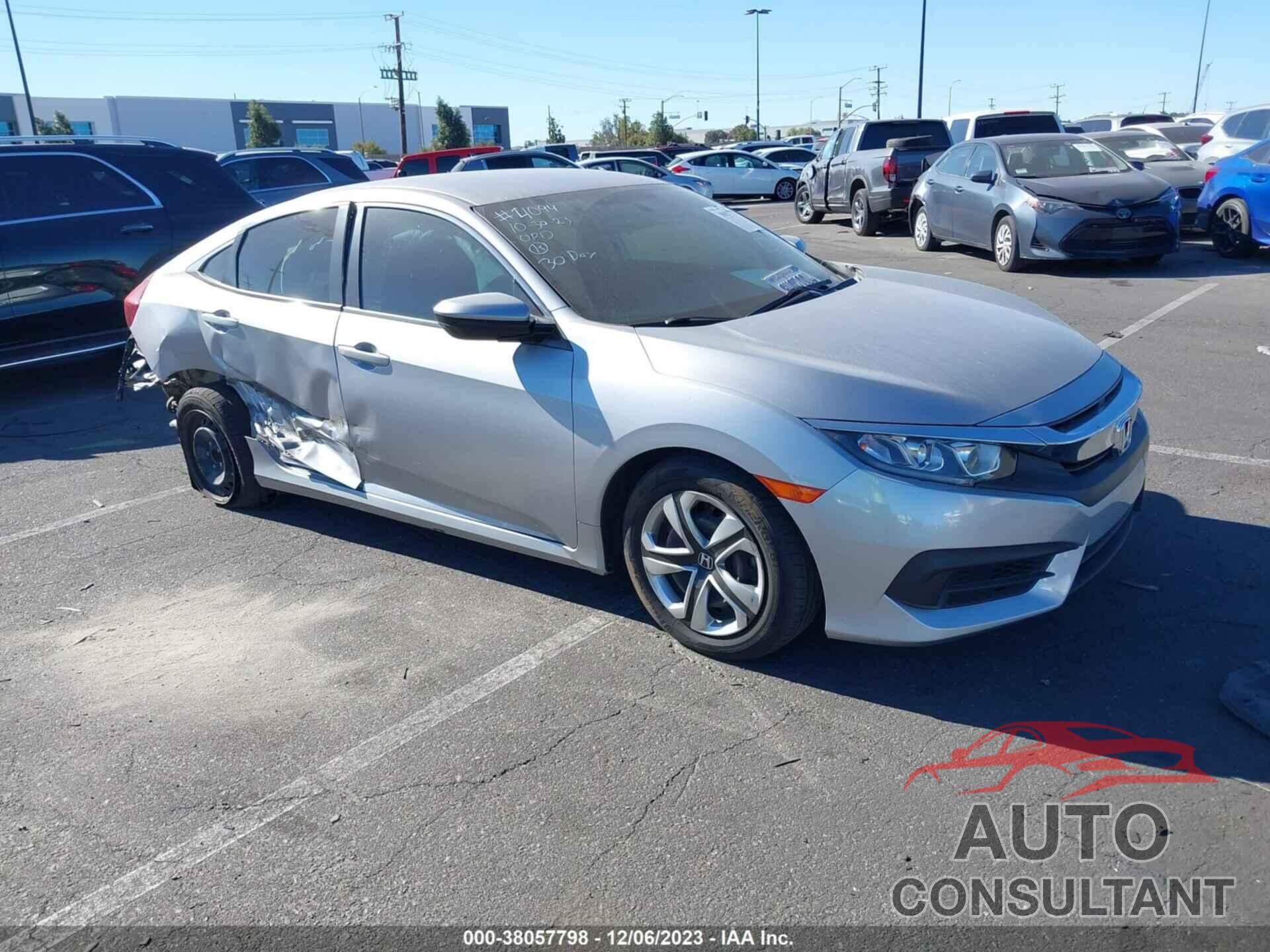 HONDA CIVIC 2018 - 2HGFC2F58JH587255